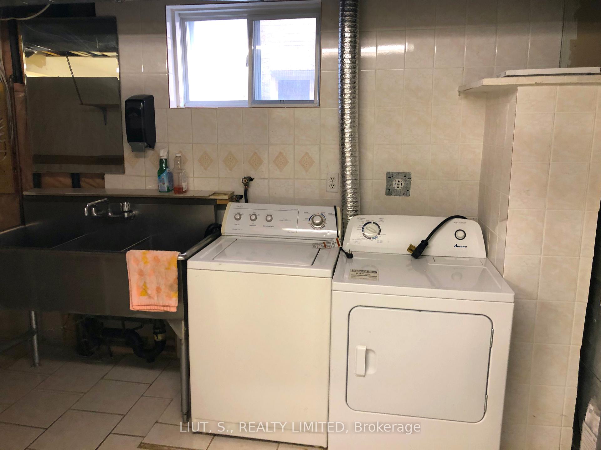 Photo 15 of 35 Monte Cristi Street, Vaughan, Vellore Village — HOMEH