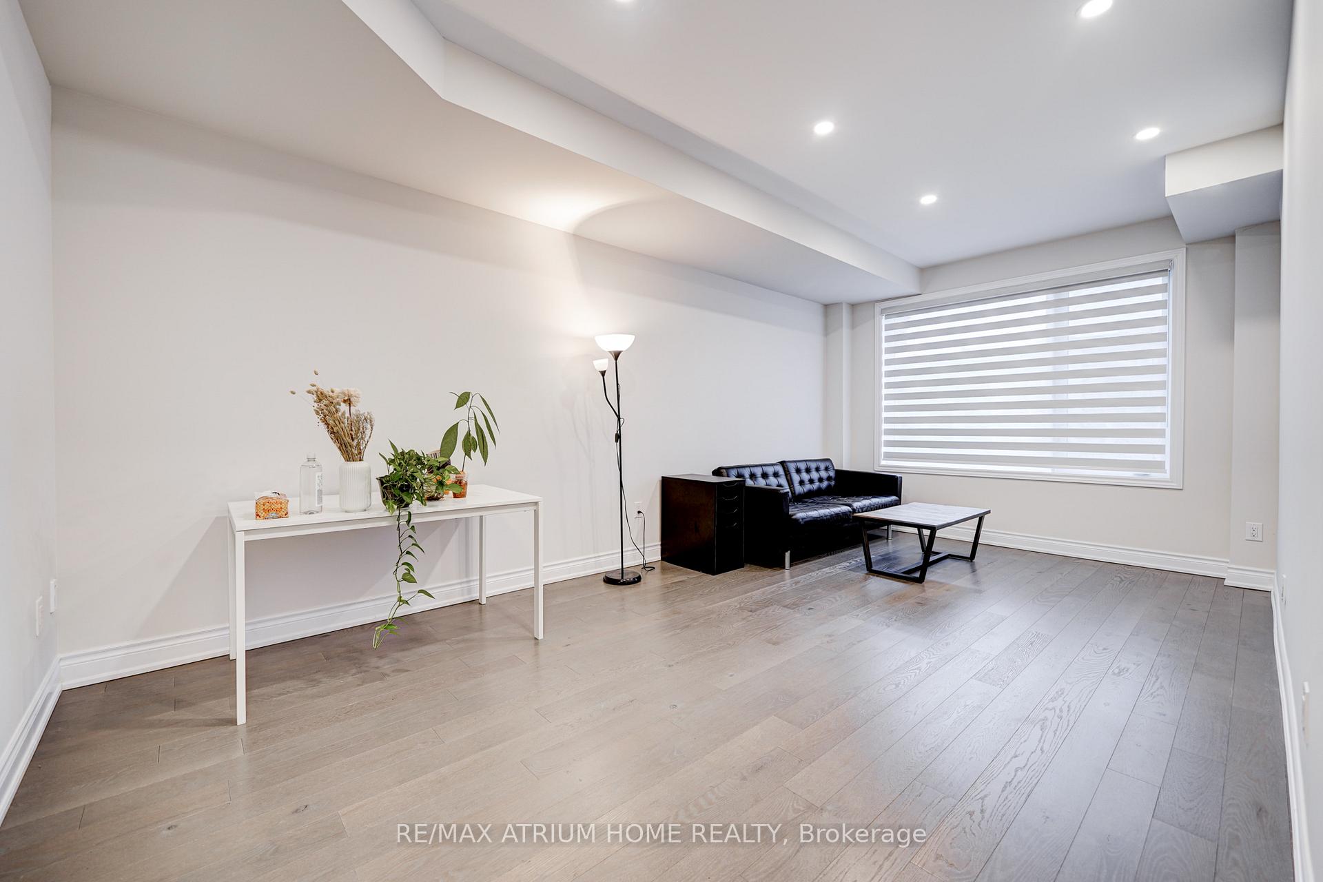 Photo 5 of 11 Adaskin Avenue, Vaughan, Patterson — HOMEH