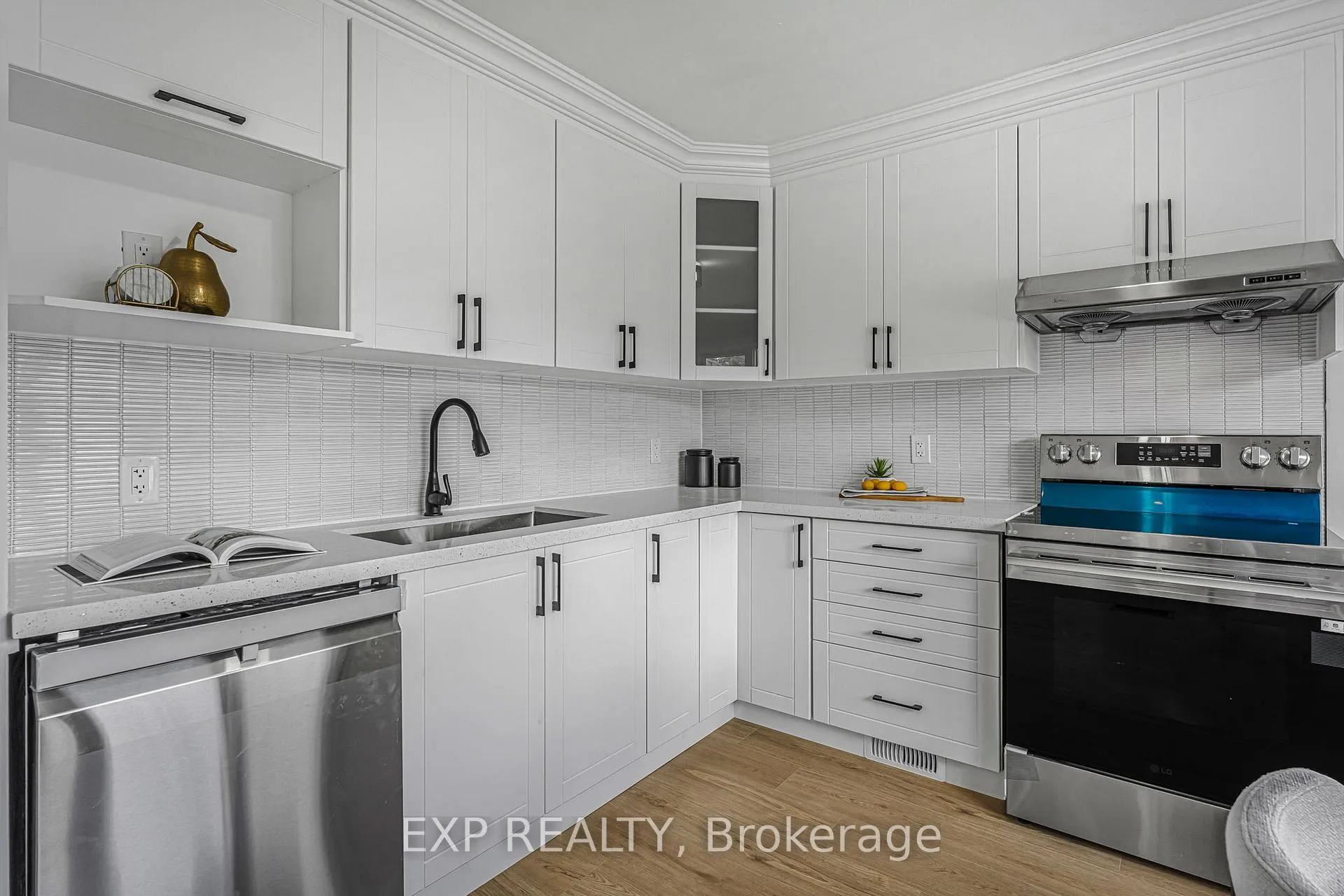 Photo 36 of 237 Adair Avenue N, Hamilton, McQuesten — HOMEH