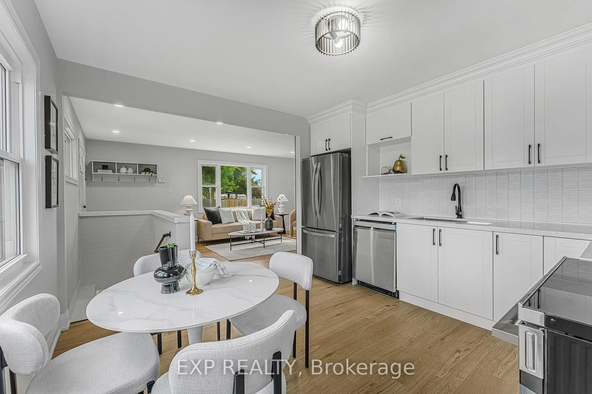 Photo 40 of 237 Adair Avenue N, Hamilton, McQuesten — HOMEH