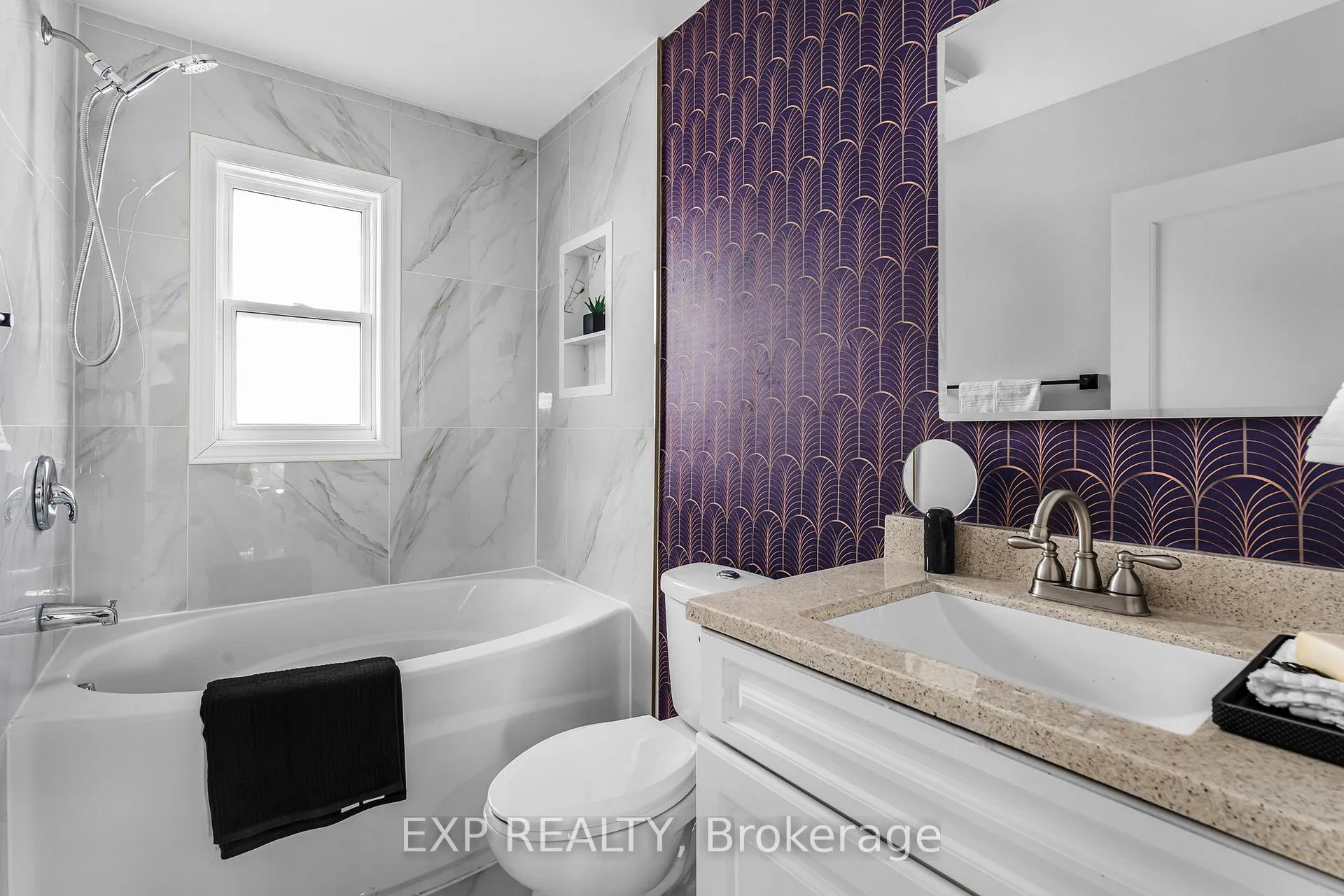 Photo 52 of 237 Adair Avenue N, Hamilton, McQuesten — HOMEH