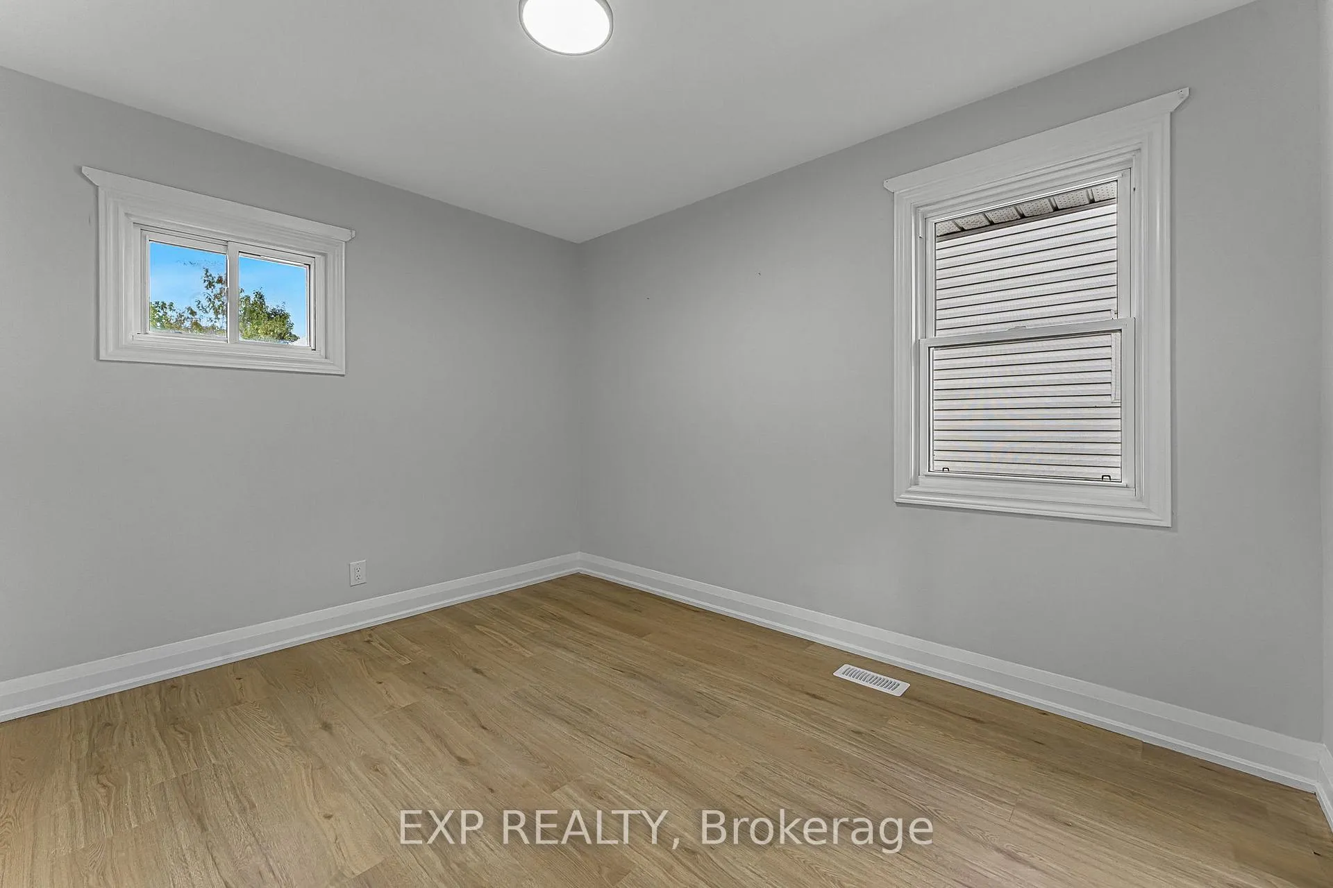 Photo 57 of 237 Adair Avenue N, Hamilton, McQuesten — HOMEH