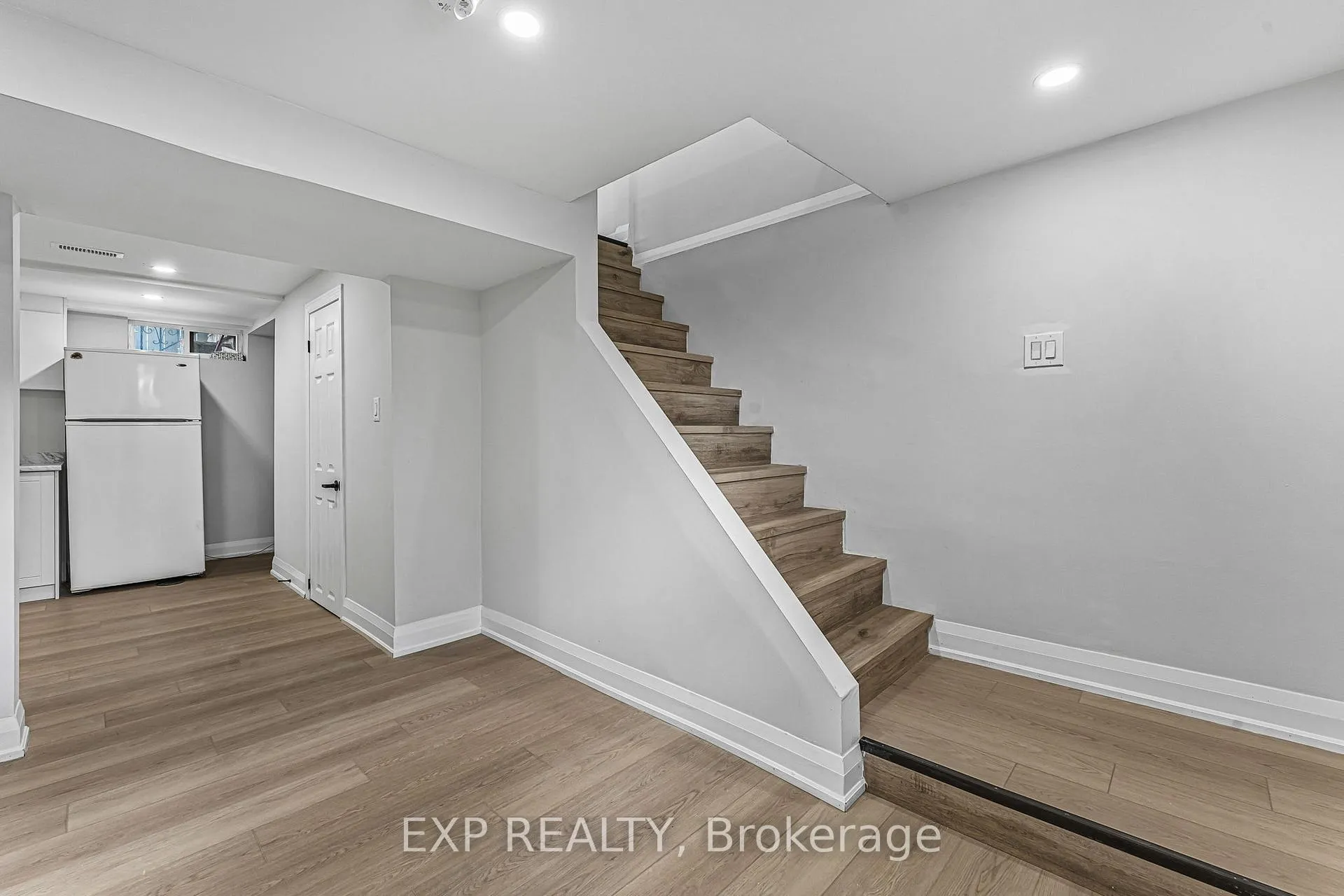 Photo 74 of 237 Adair Avenue N, Hamilton, McQuesten — HOMEH
