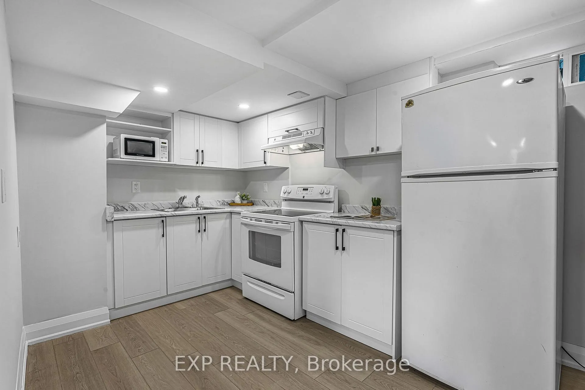 Photo 77 of 237 Adair Avenue N, Hamilton, McQuesten — HOMEH