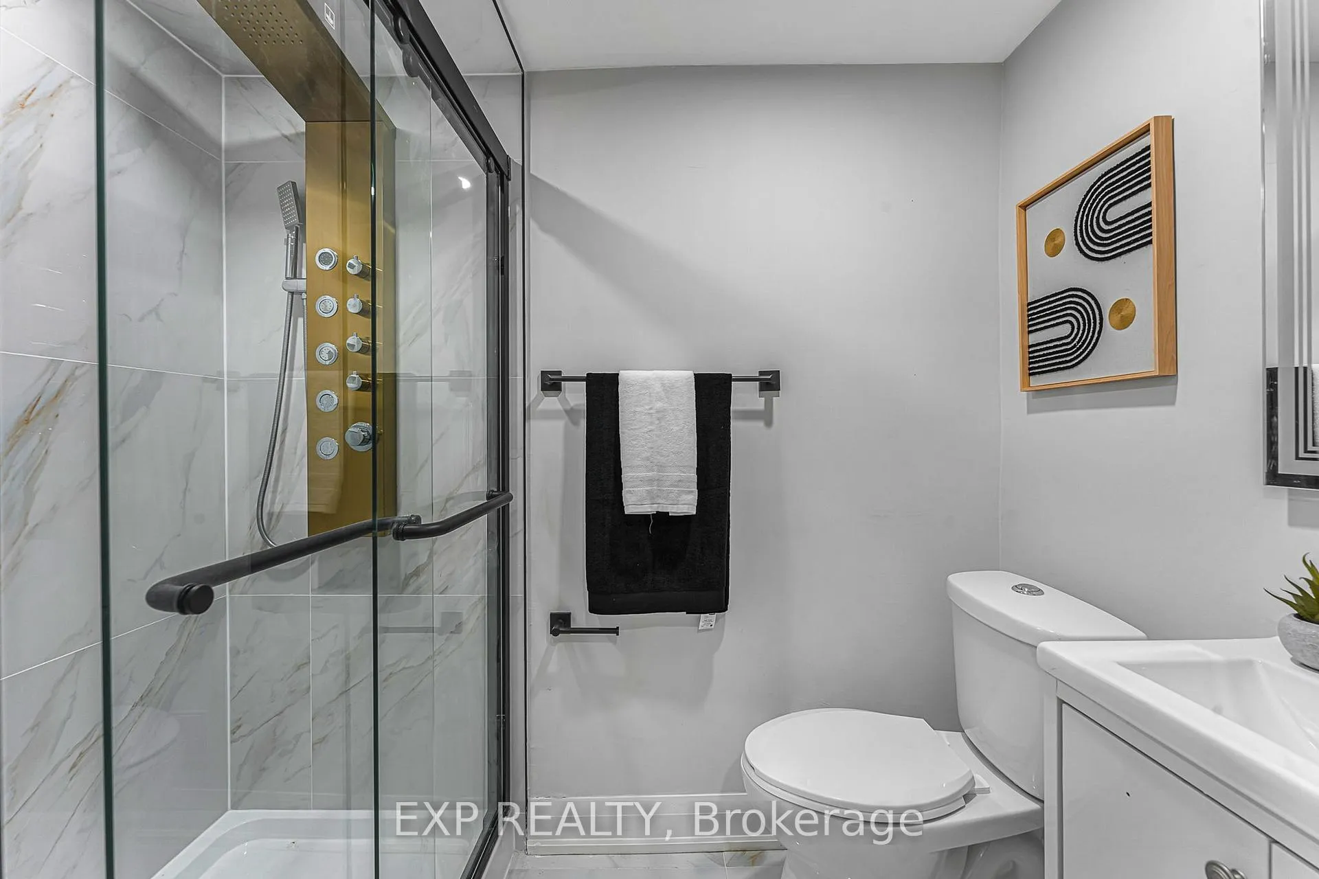 Photo 84 of 237 Adair Avenue N, Hamilton, McQuesten — HOMEH