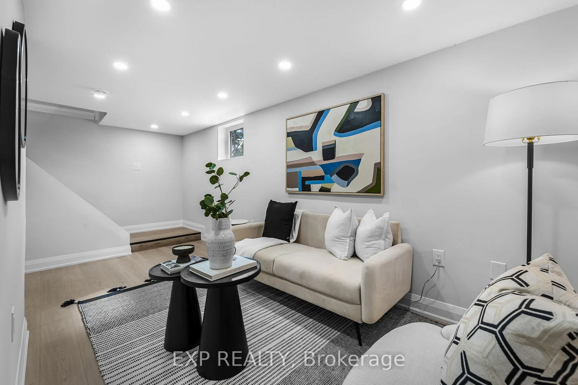 Photo 96 of 237 Adair Avenue N, Hamilton, McQuesten — HOMEH