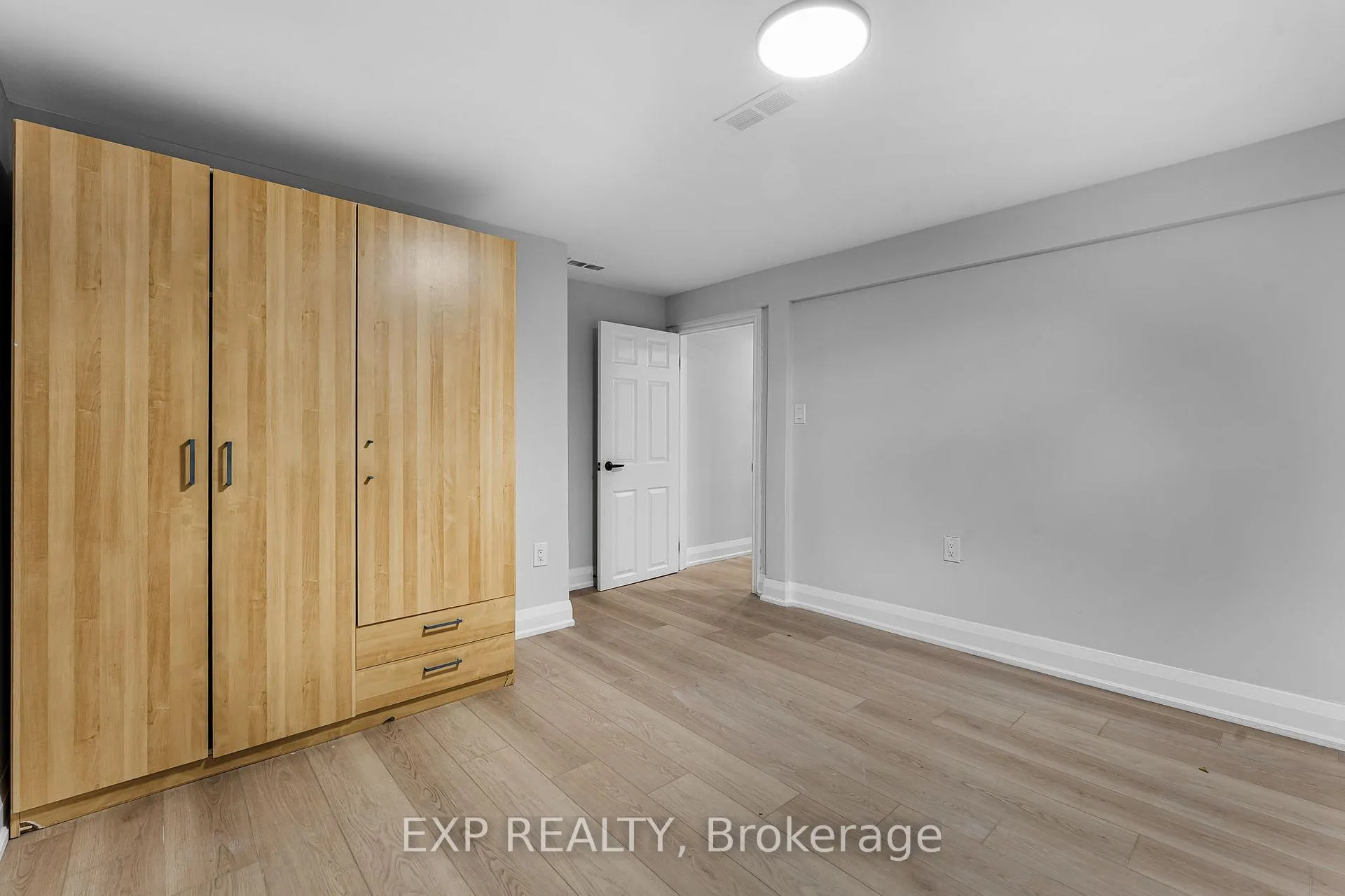 Photo 103 of 237 Adair Avenue N, Hamilton, McQuesten — HOMEH