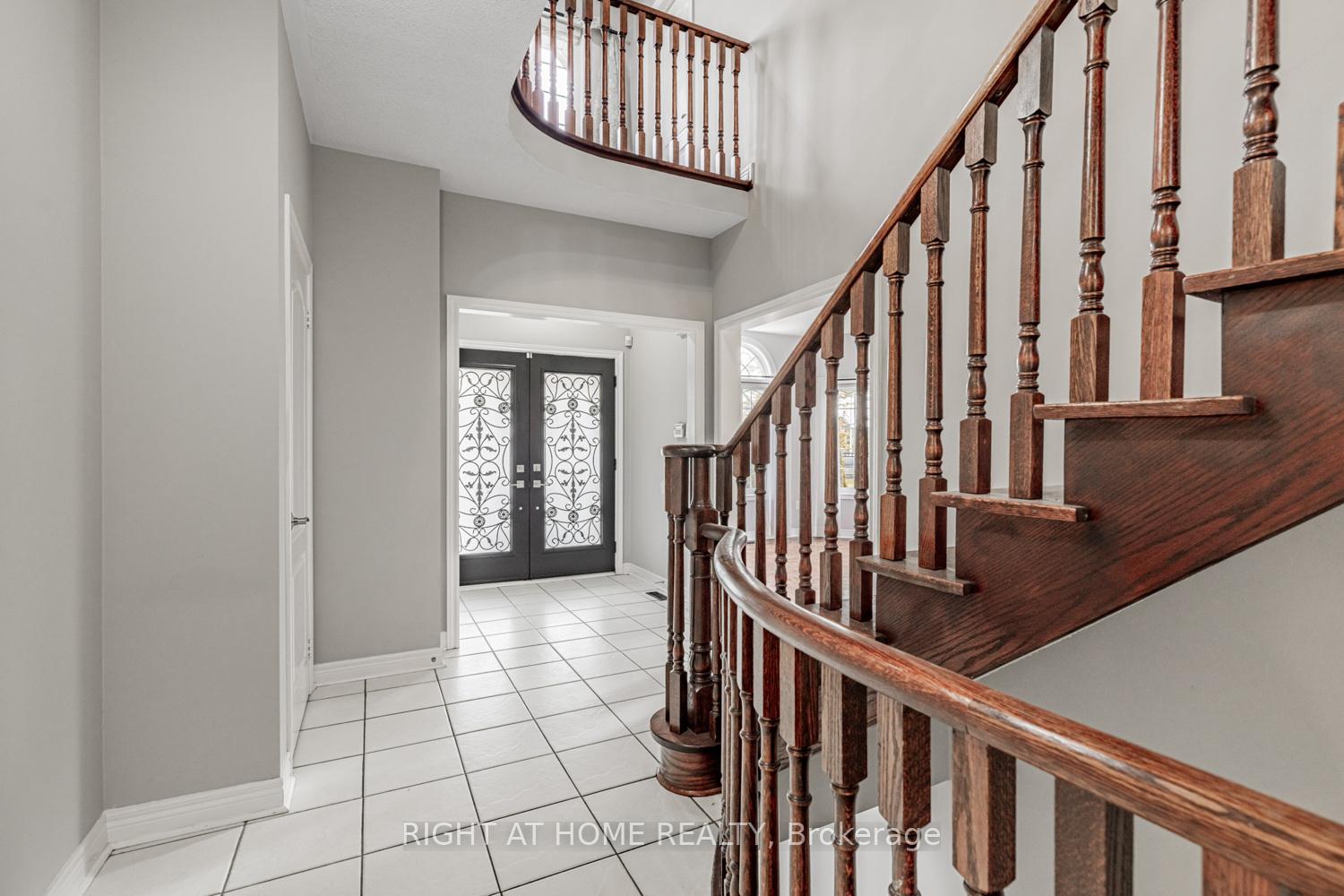 Photo 5 of 31 Blue Diamond Terrace, Vaughan, Sonoma Heights — HOMEH