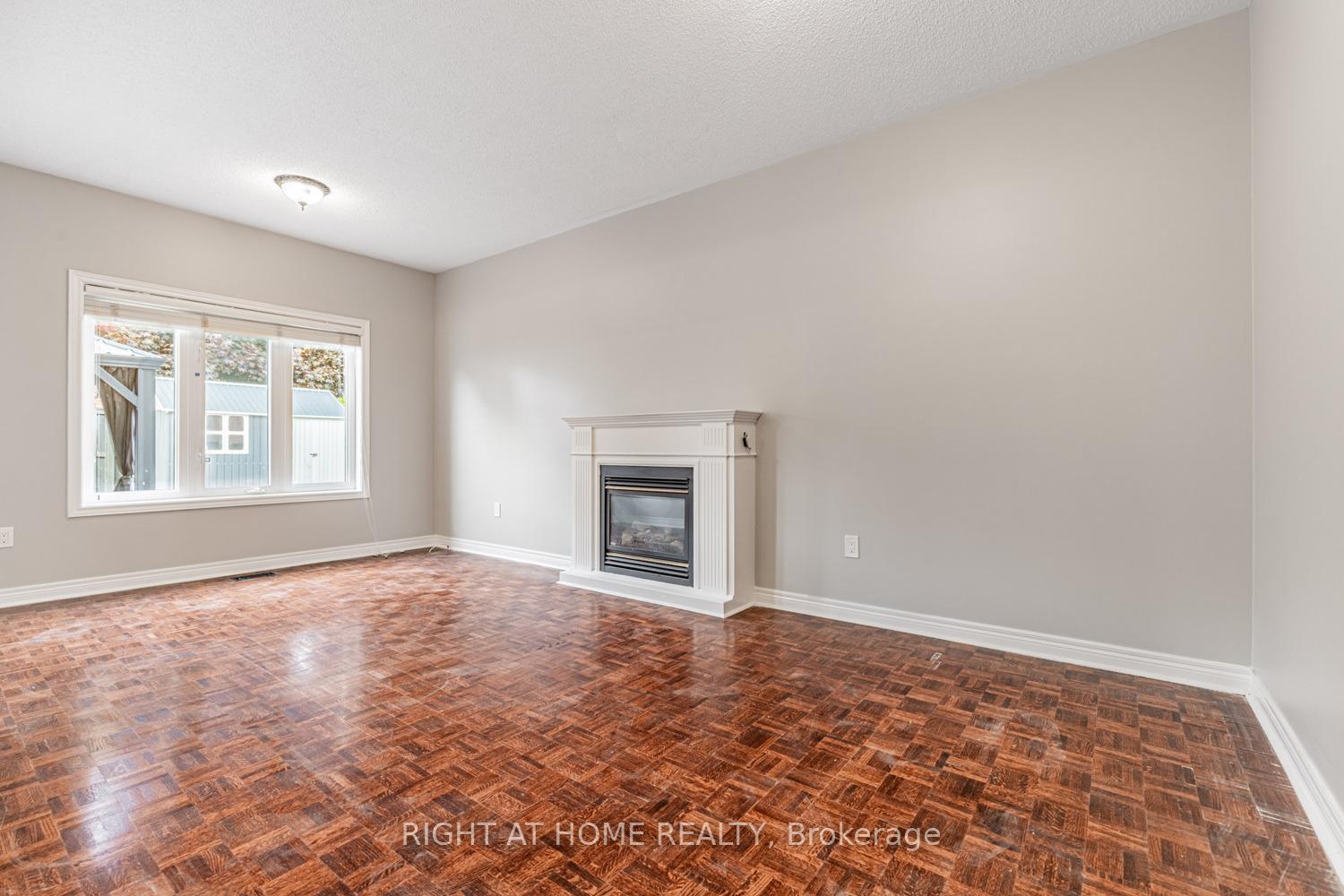Photo 12 of 31 Blue Diamond Terrace, Vaughan, Sonoma Heights — HOMEH