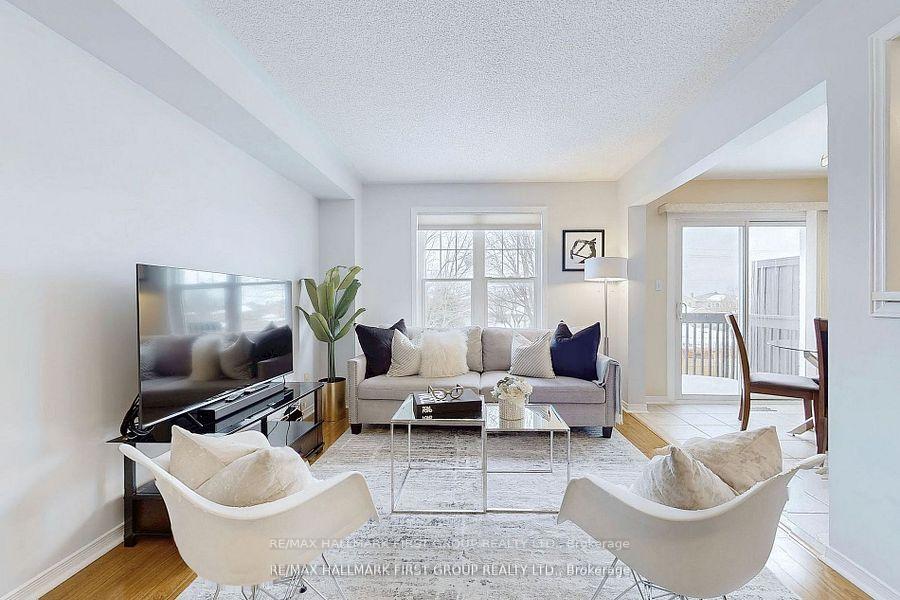 Photo 3 of 120 Candlebrook Drive, Whitby, Pringle Creek — HOMEH