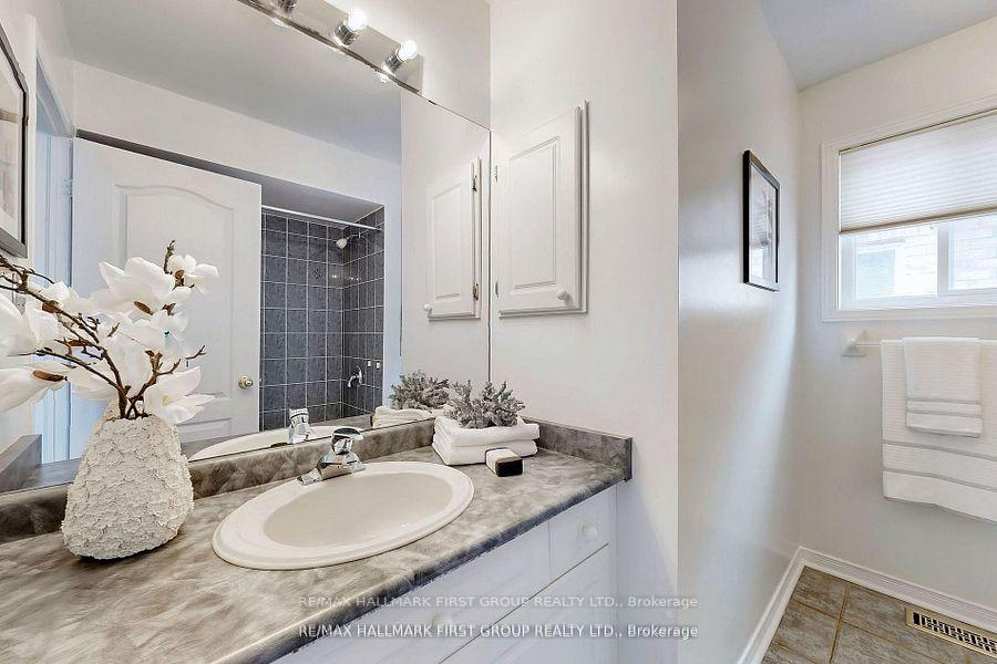 Photo 29 of 120 Candlebrook Drive, Whitby, Pringle Creek — HOMEH