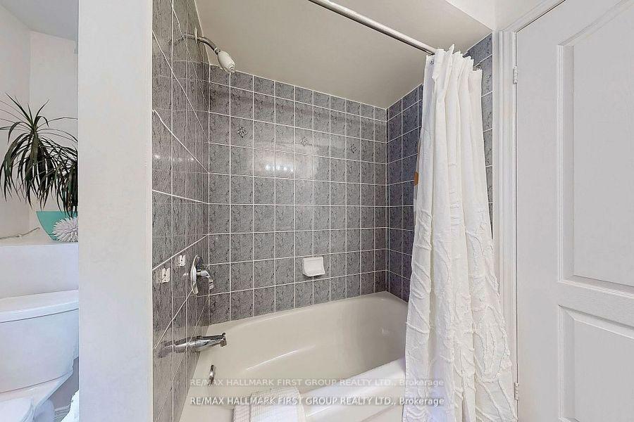 Photo 30 of 120 Candlebrook Drive, Whitby, Pringle Creek — HOMEH