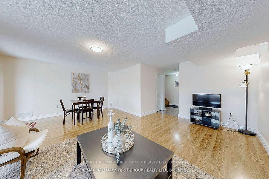 Photo 33 of 120 Candlebrook Drive, Whitby, Pringle Creek — HOMEH