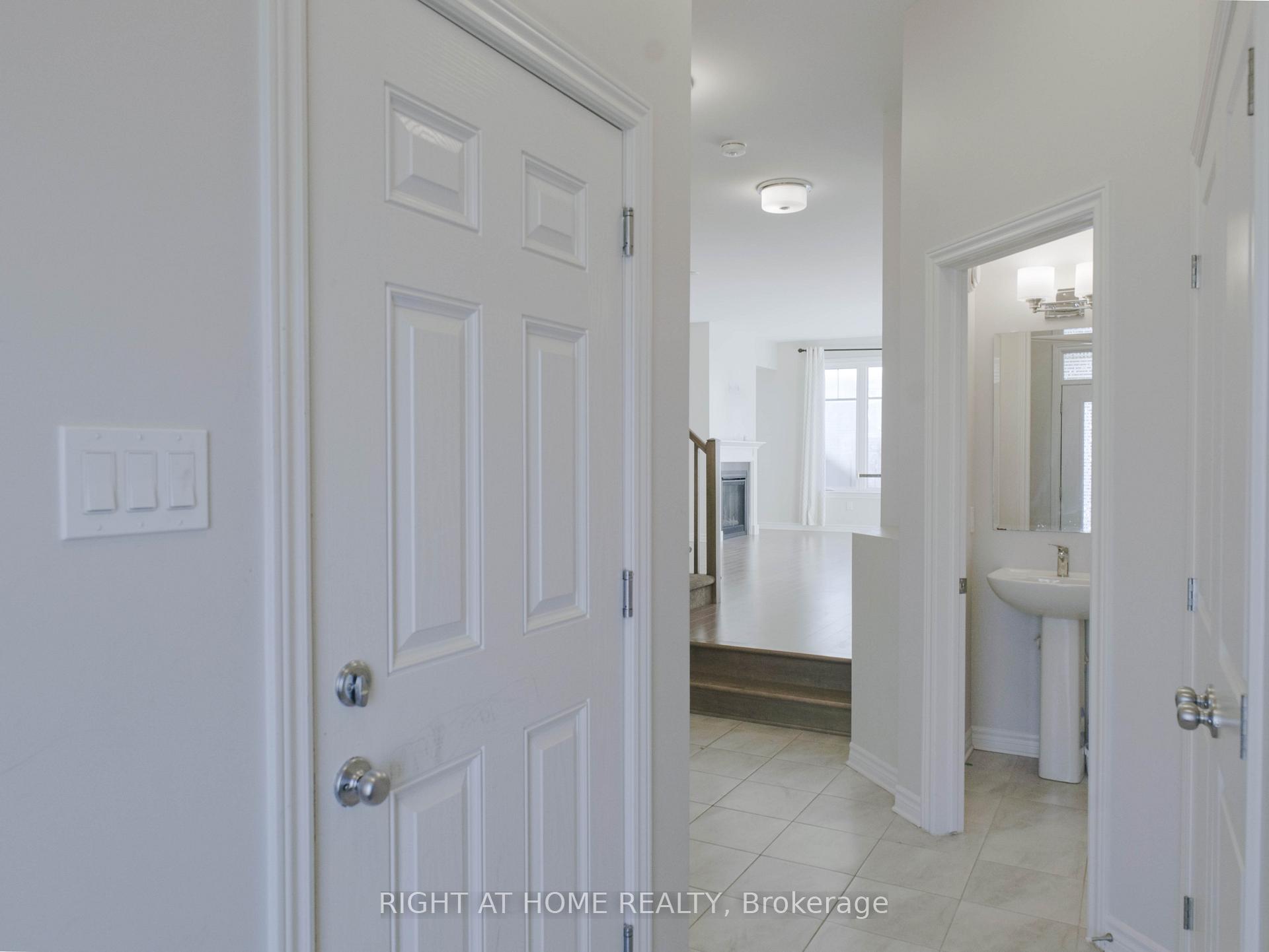 Photo 2 of 531 Sonmarg Crescent, Ottawa, Barrhaven - Half Moon Bay — HOMEH