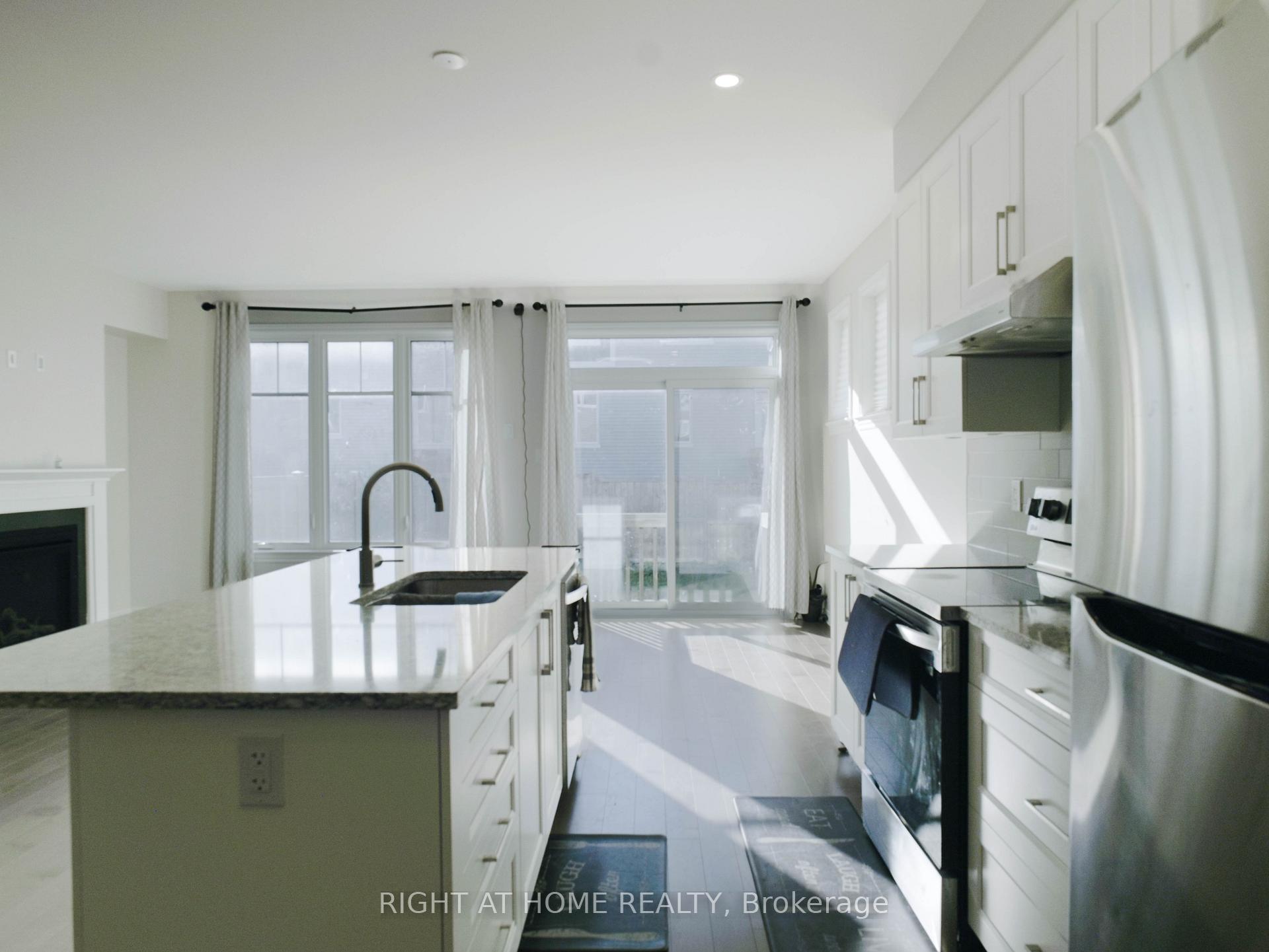 Photo 7 of 531 Sonmarg Crescent, Ottawa, Barrhaven - Half Moon Bay — HOMEH
