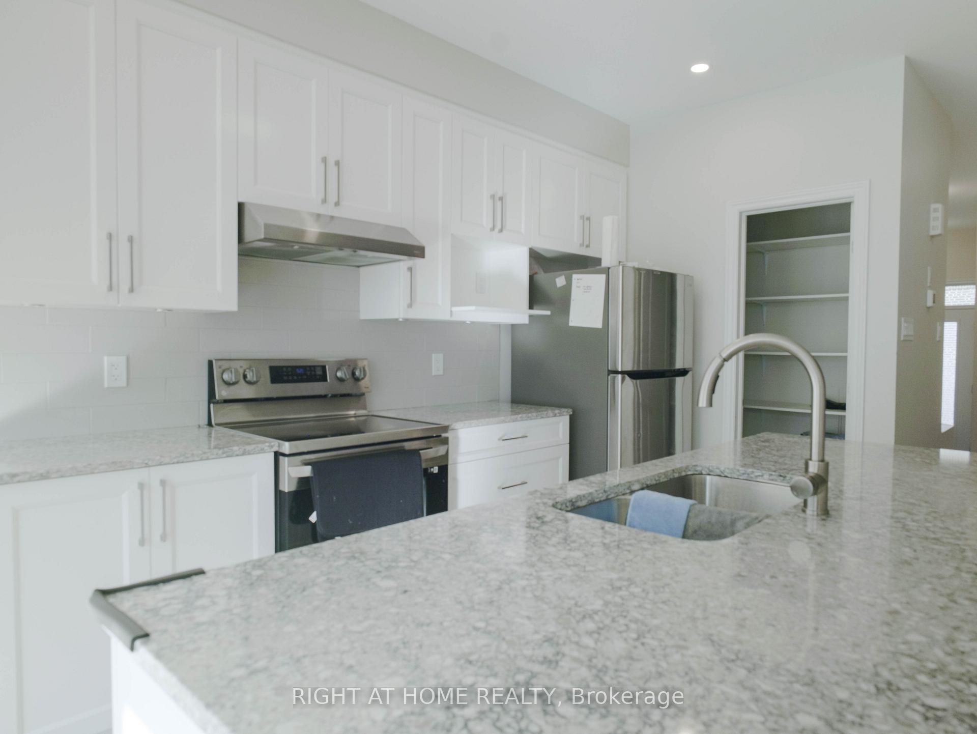 Photo 10 of 531 Sonmarg Crescent, Ottawa, Barrhaven - Half Moon Bay — HOMEH
