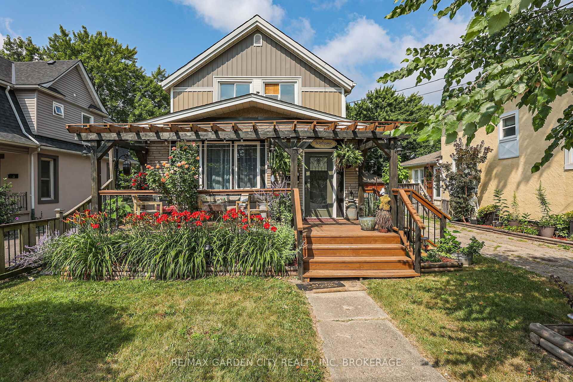 Photo 1 of 543 King Street, Welland, Lincoln/Crowland — HOMEH