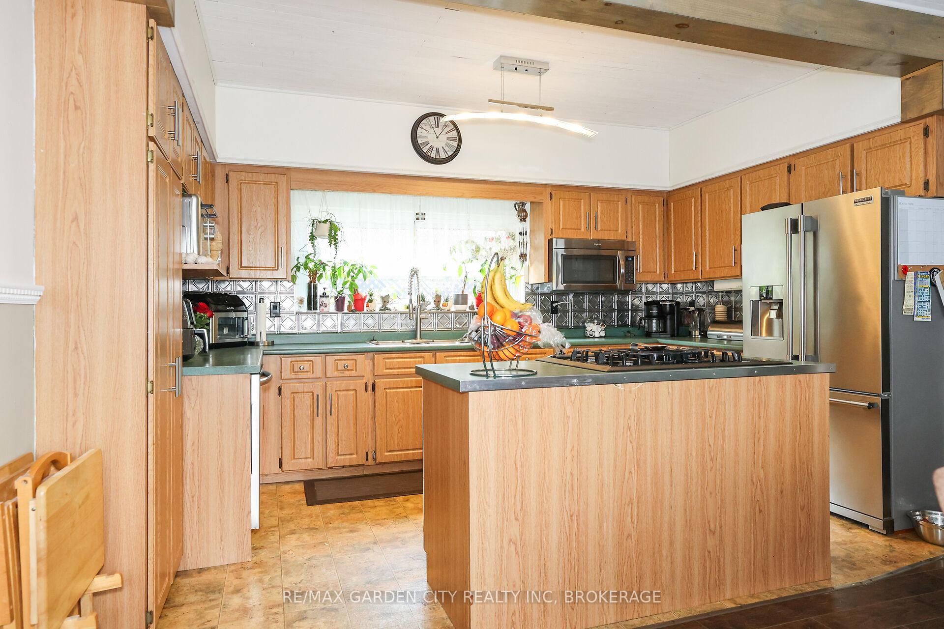 Photo 11 of 543 King Street, Welland, Lincoln/Crowland — HOMEH