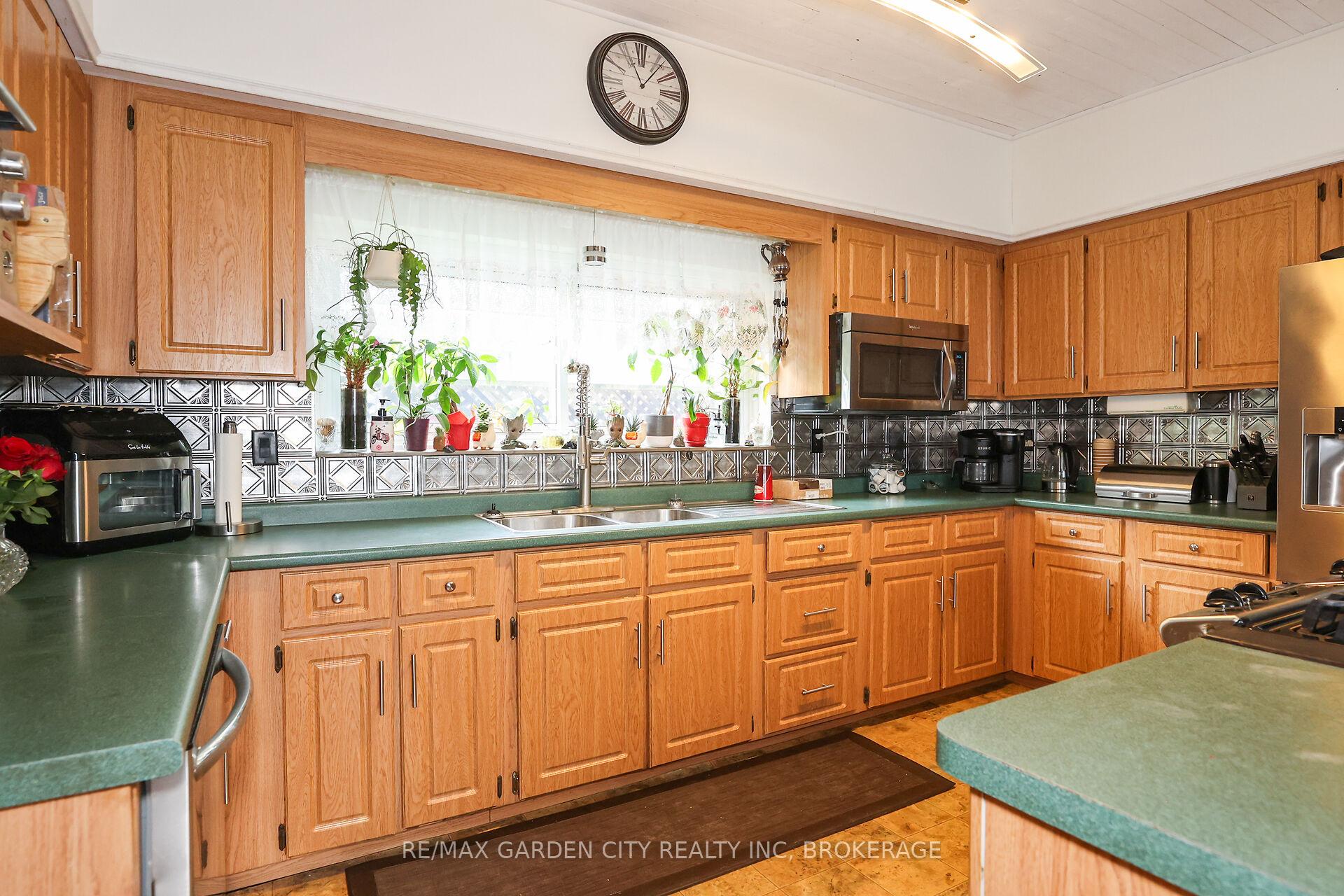 Photo 12 of 543 King Street, Welland, Lincoln/Crowland — HOMEH