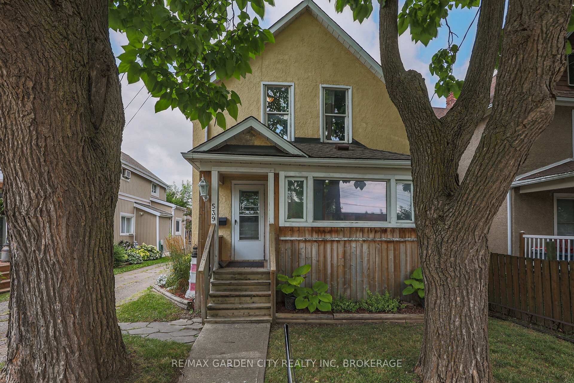 Photo 1 of 539 King Street, Welland, Lincoln/Crowland — HOMEH