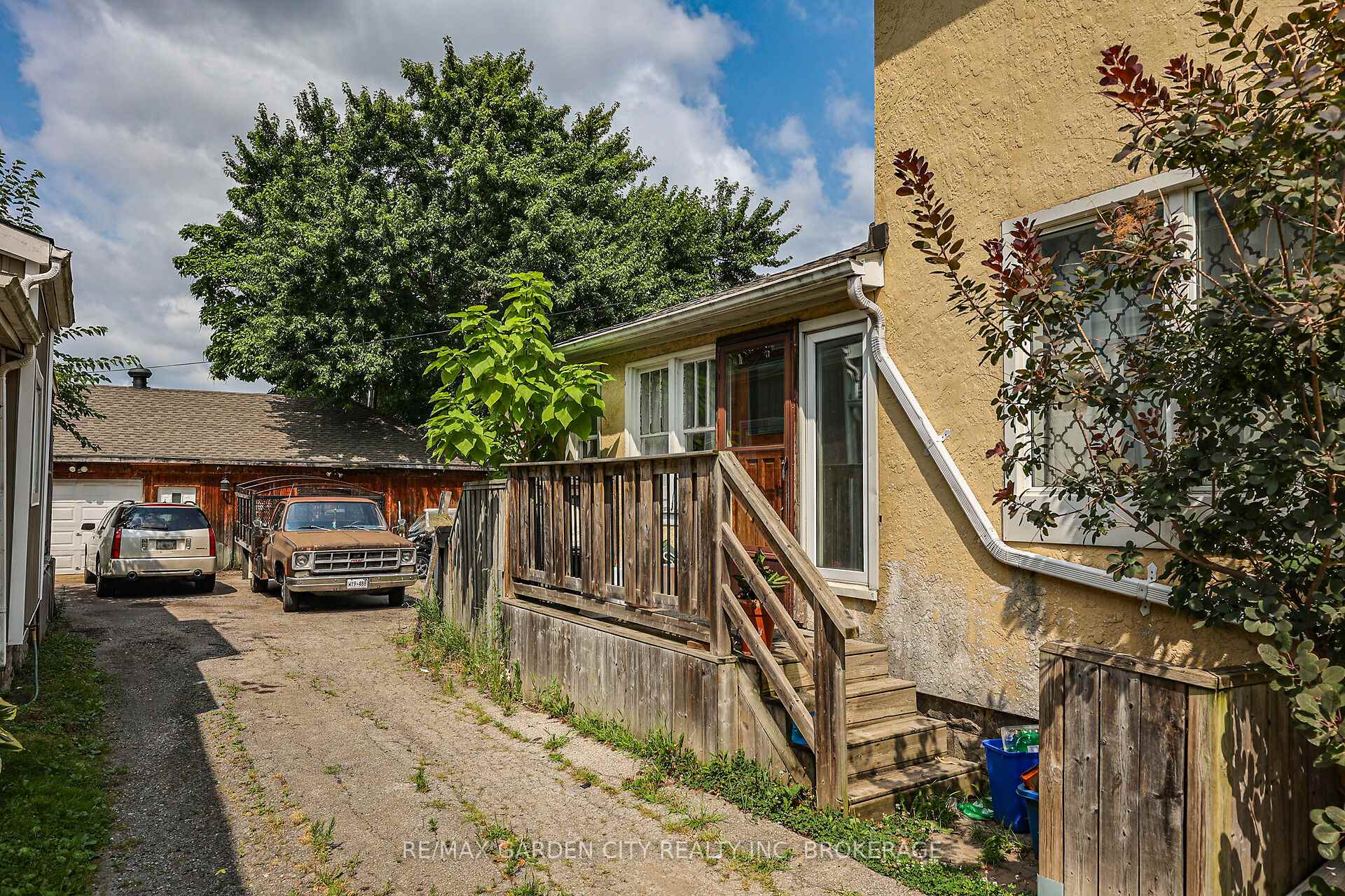 Photo 4 of 539 King Street, Welland, Lincoln/Crowland — HOMEH