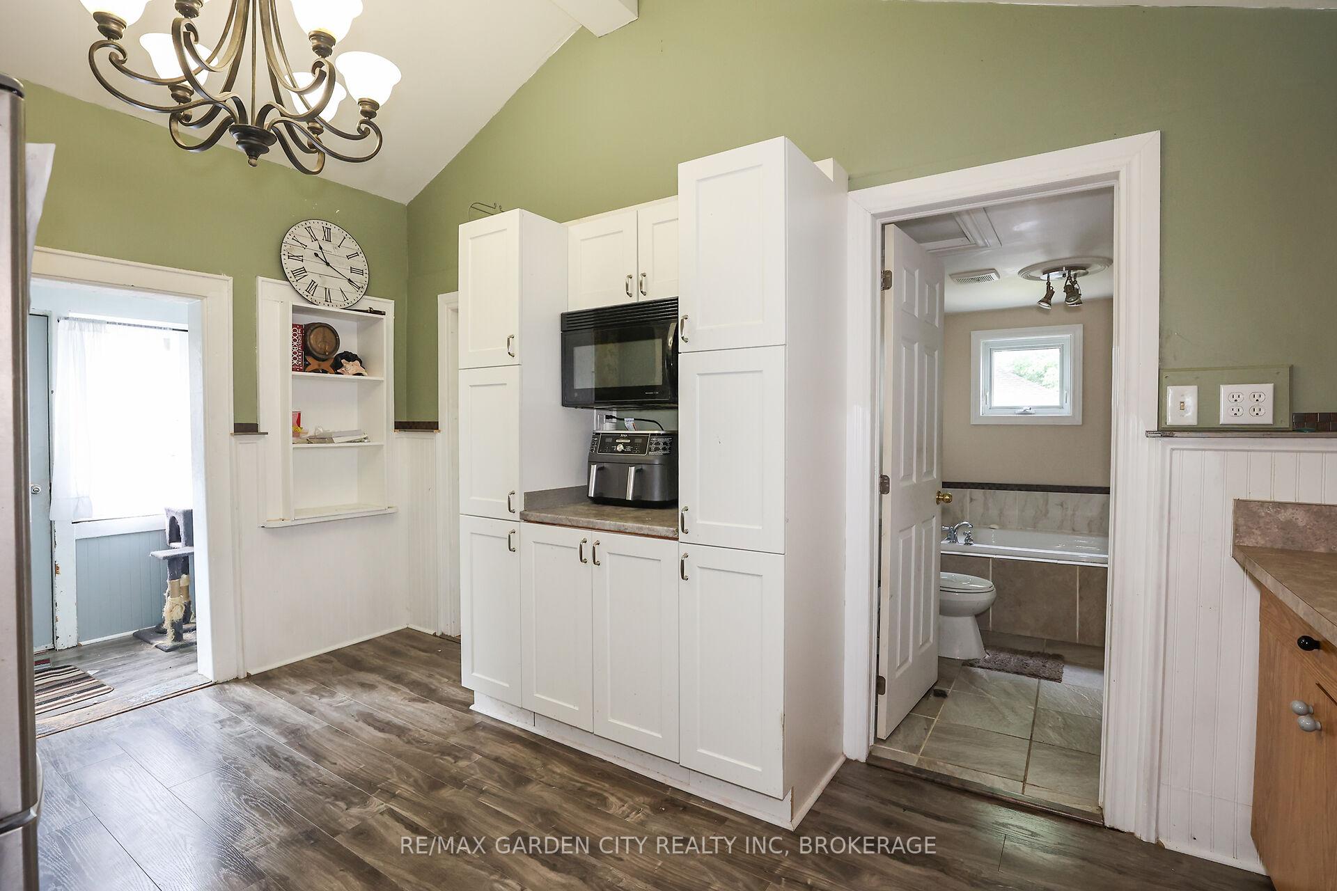 Photo 12 of 539 King Street, Welland, Lincoln/Crowland — HOMEH