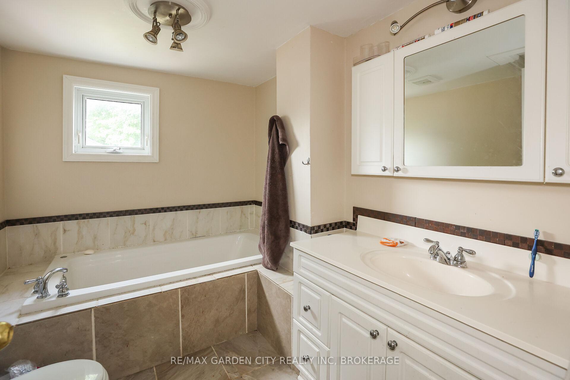 Photo 21 of 539 King Street, Welland, Lincoln/Crowland — HOMEH