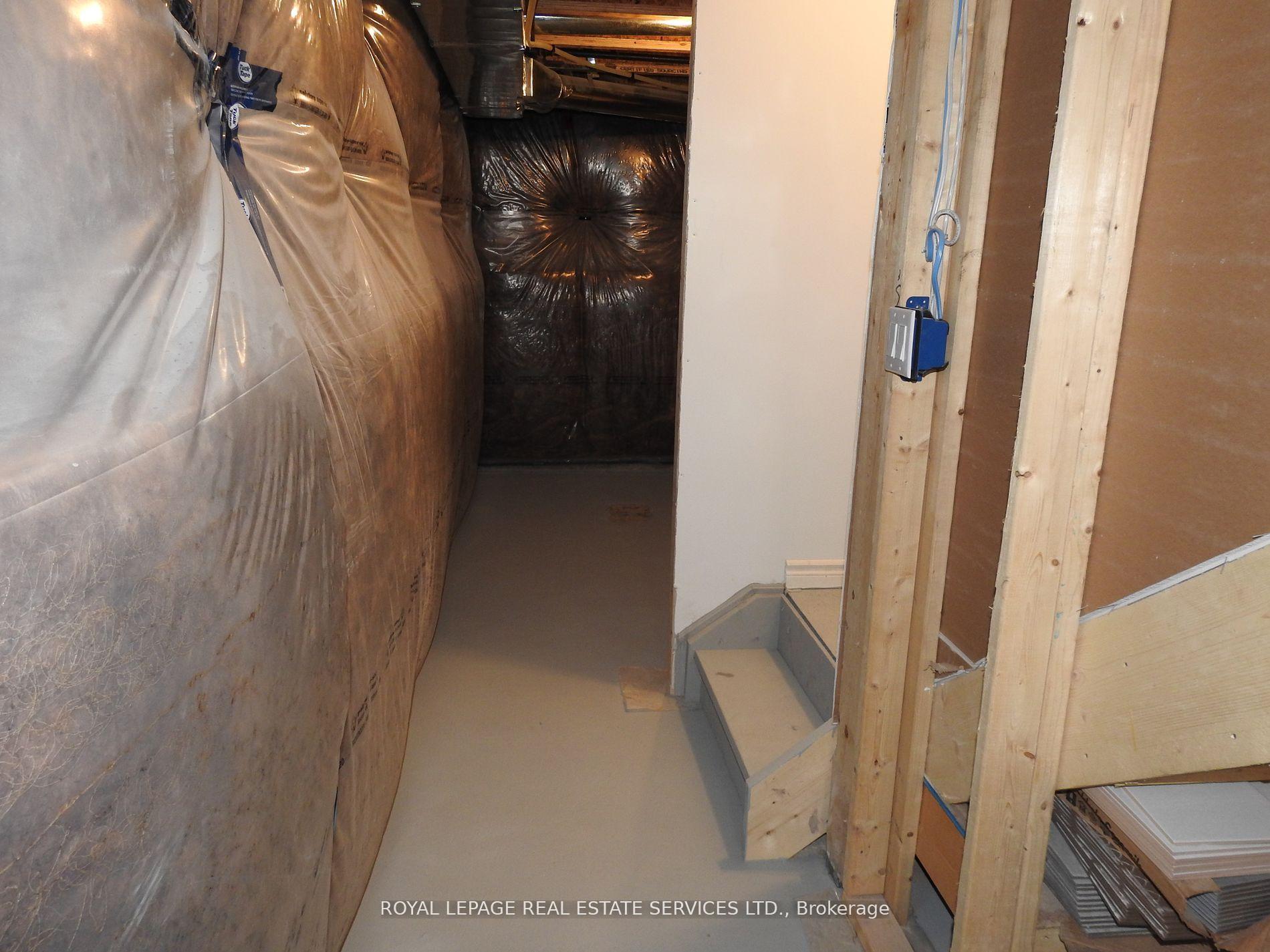 Photo 24 of 23 Admiral Road E, Welland, Hwy 406/Welland — HOMEH