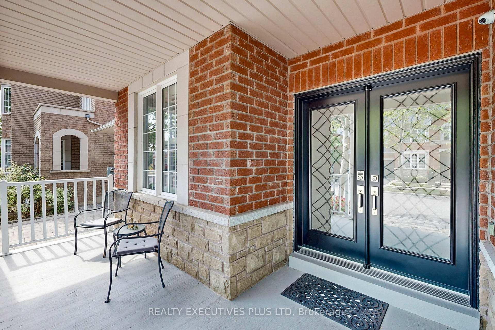Photo 5 of 29 Weston Crescent, Ajax, Northwest Ajax — HOMEH