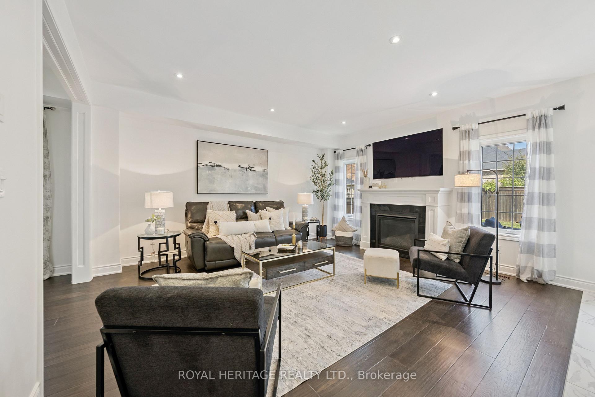 Photo 8 of 49 St Augustine Drive, Whitby, Brooklin — HOMEH