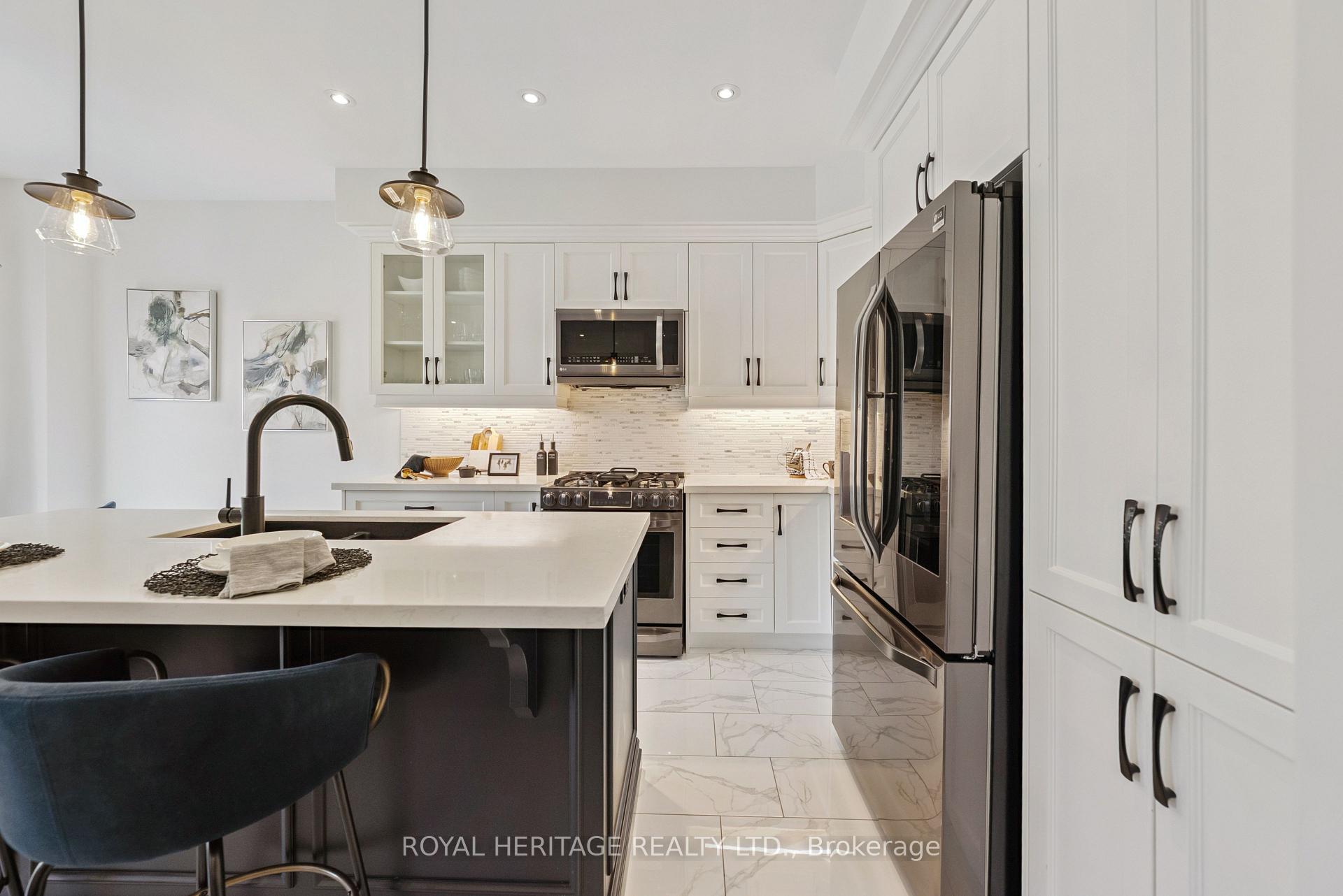 Photo 14 of 49 St Augustine Drive, Whitby, Brooklin — HOMEH