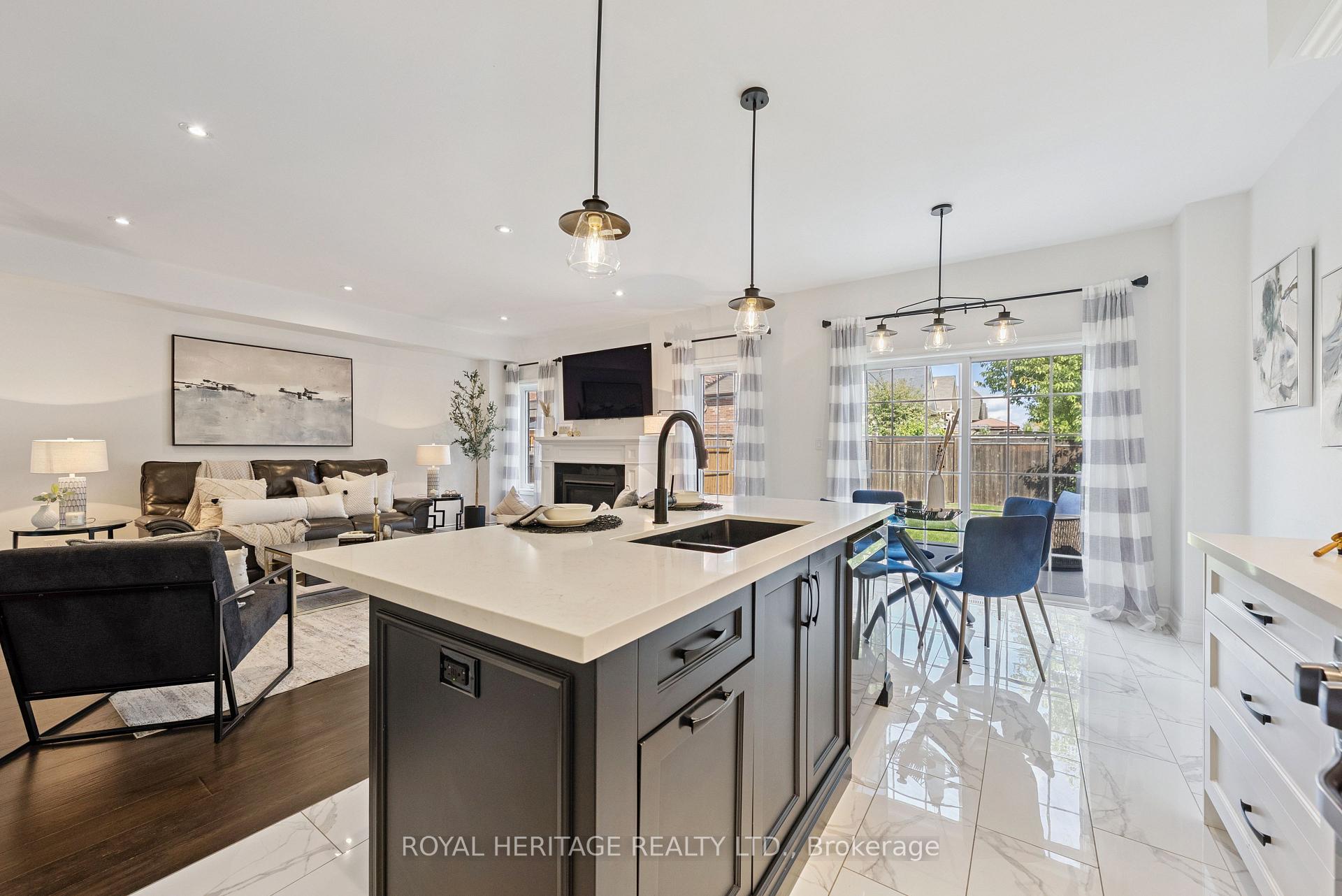 Photo 16 of 49 St Augustine Drive, Whitby, Brooklin — HOMEH