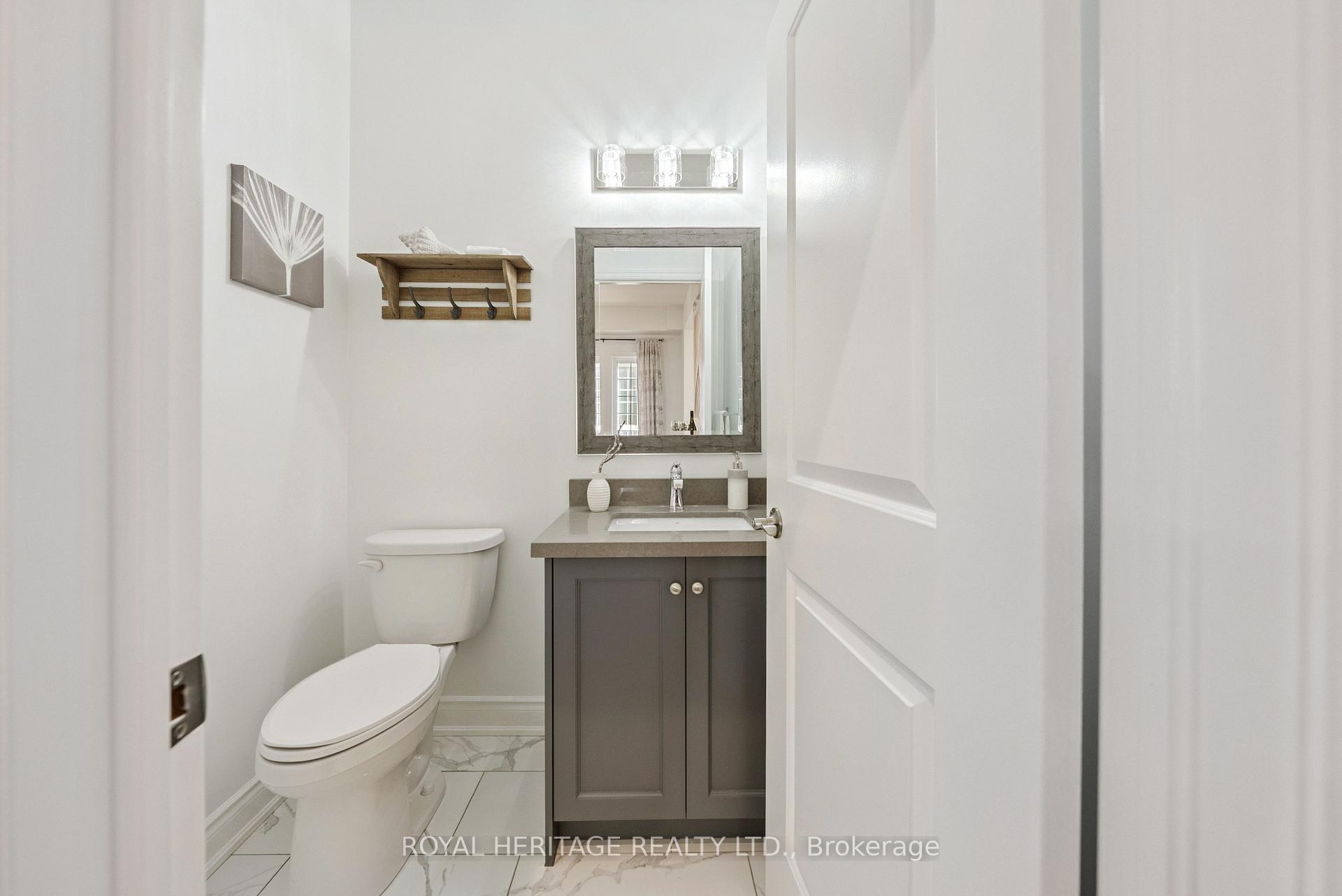 Photo 20 of 49 St Augustine Drive, Whitby, Brooklin — HOMEH