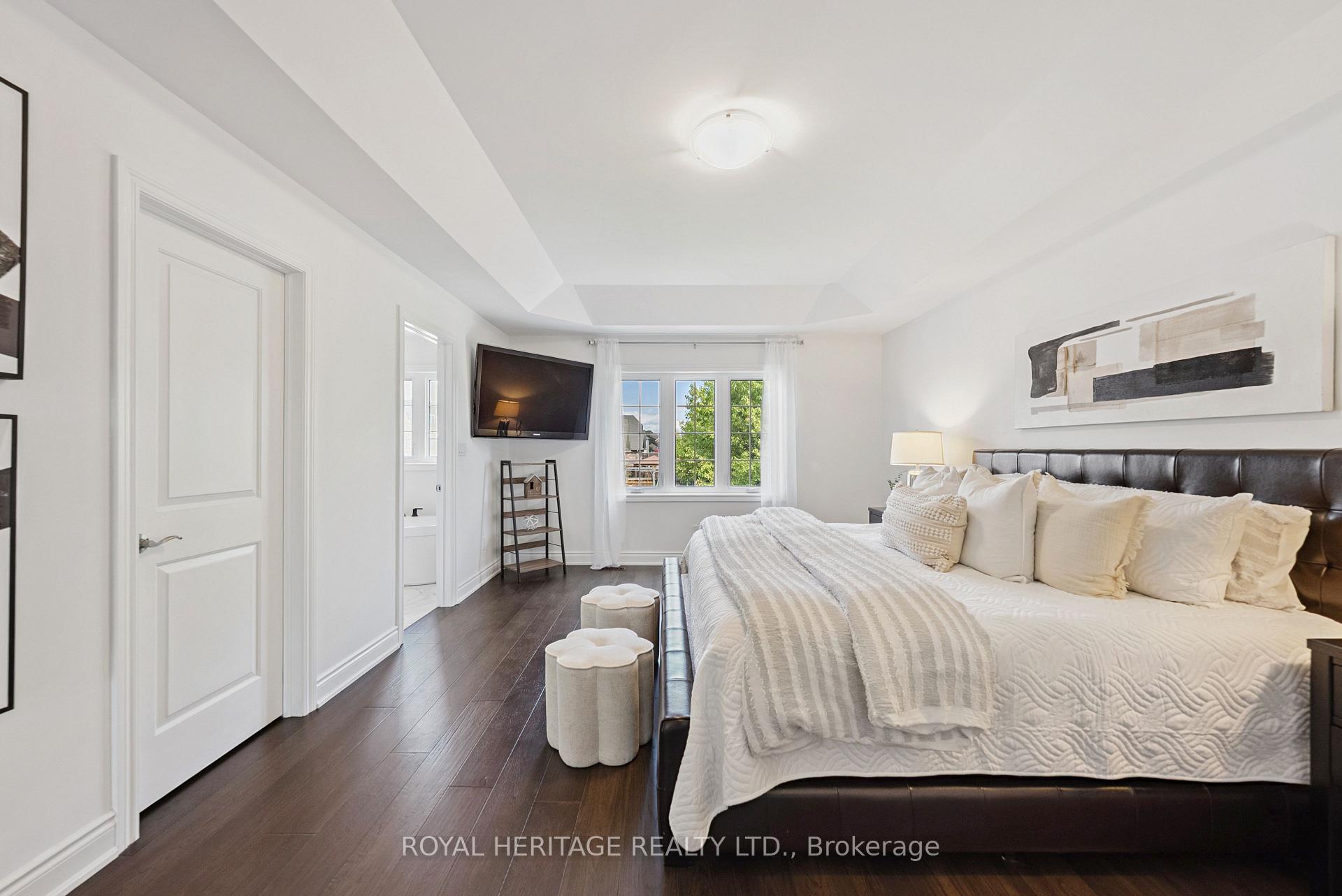 Photo 24 of 49 St Augustine Drive, Whitby, Brooklin — HOMEH