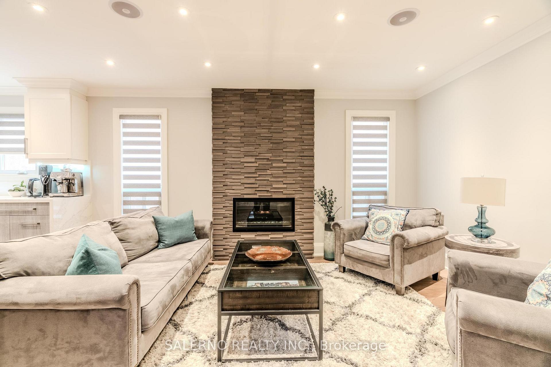 Photo 6 of 112 Oliver Lane, Vaughan, Maple — HOMEH