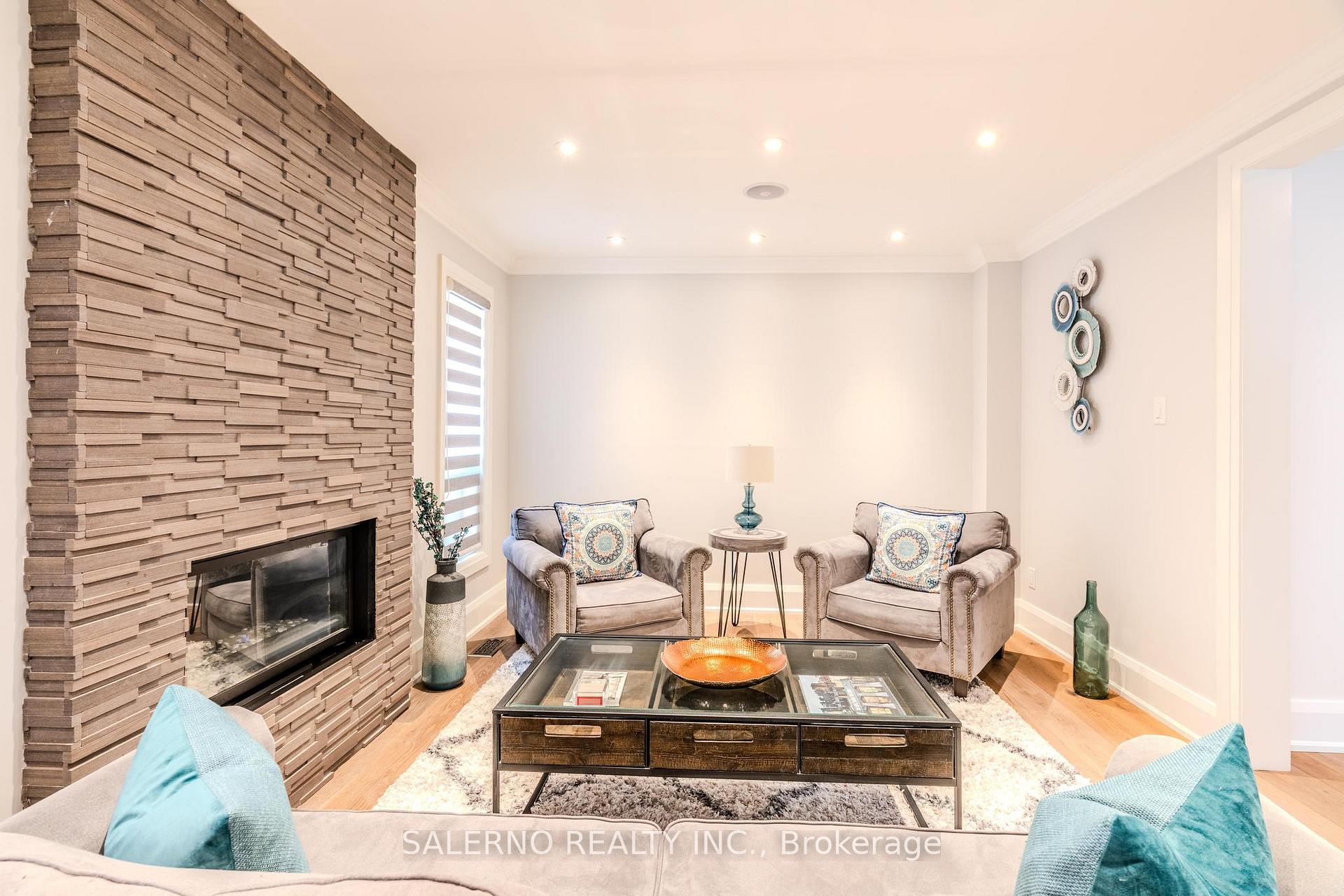 Photo 7 of 112 Oliver Lane, Vaughan, Maple — HOMEH
