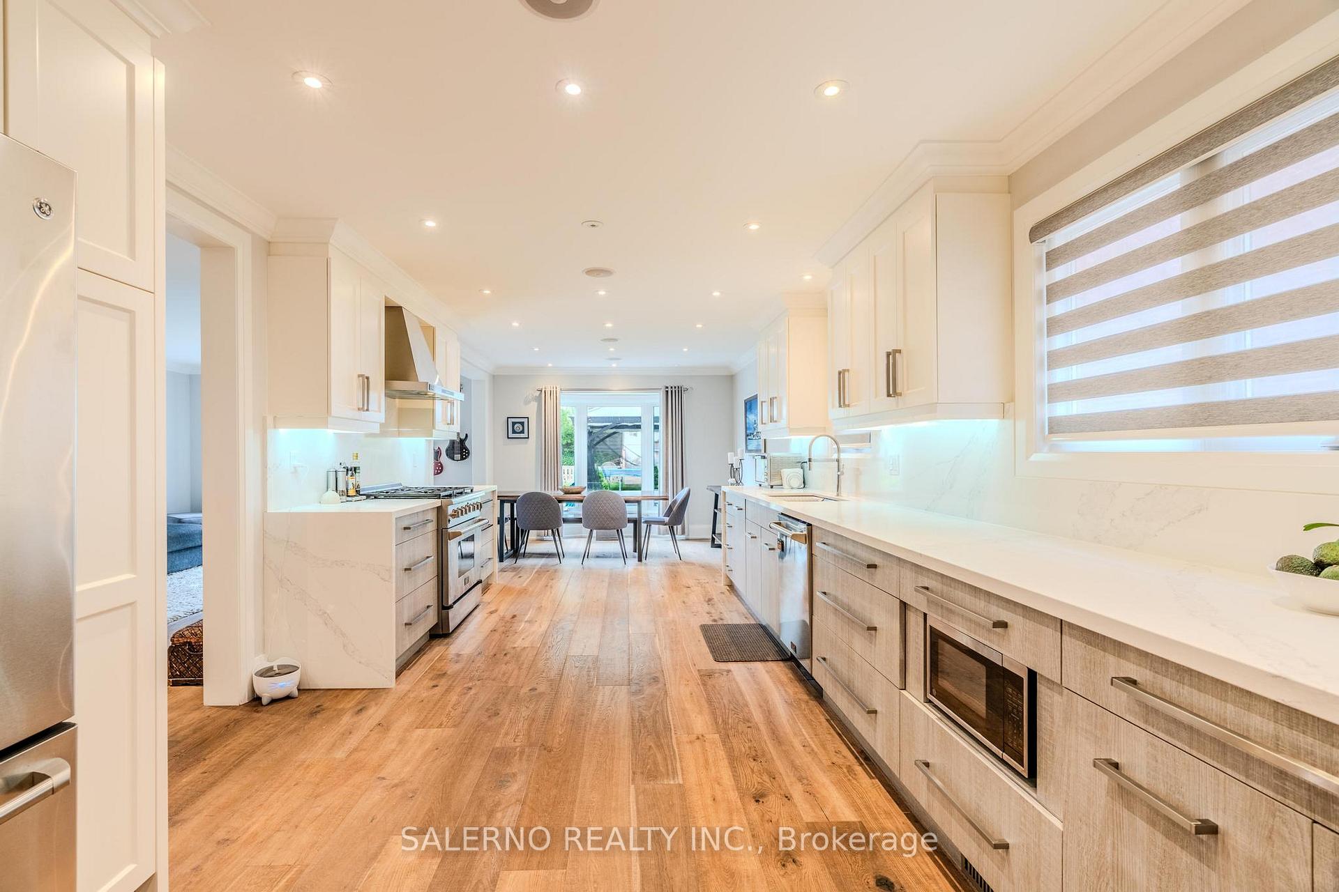 Photo 8 of 112 Oliver Lane, Vaughan, Maple — HOMEH