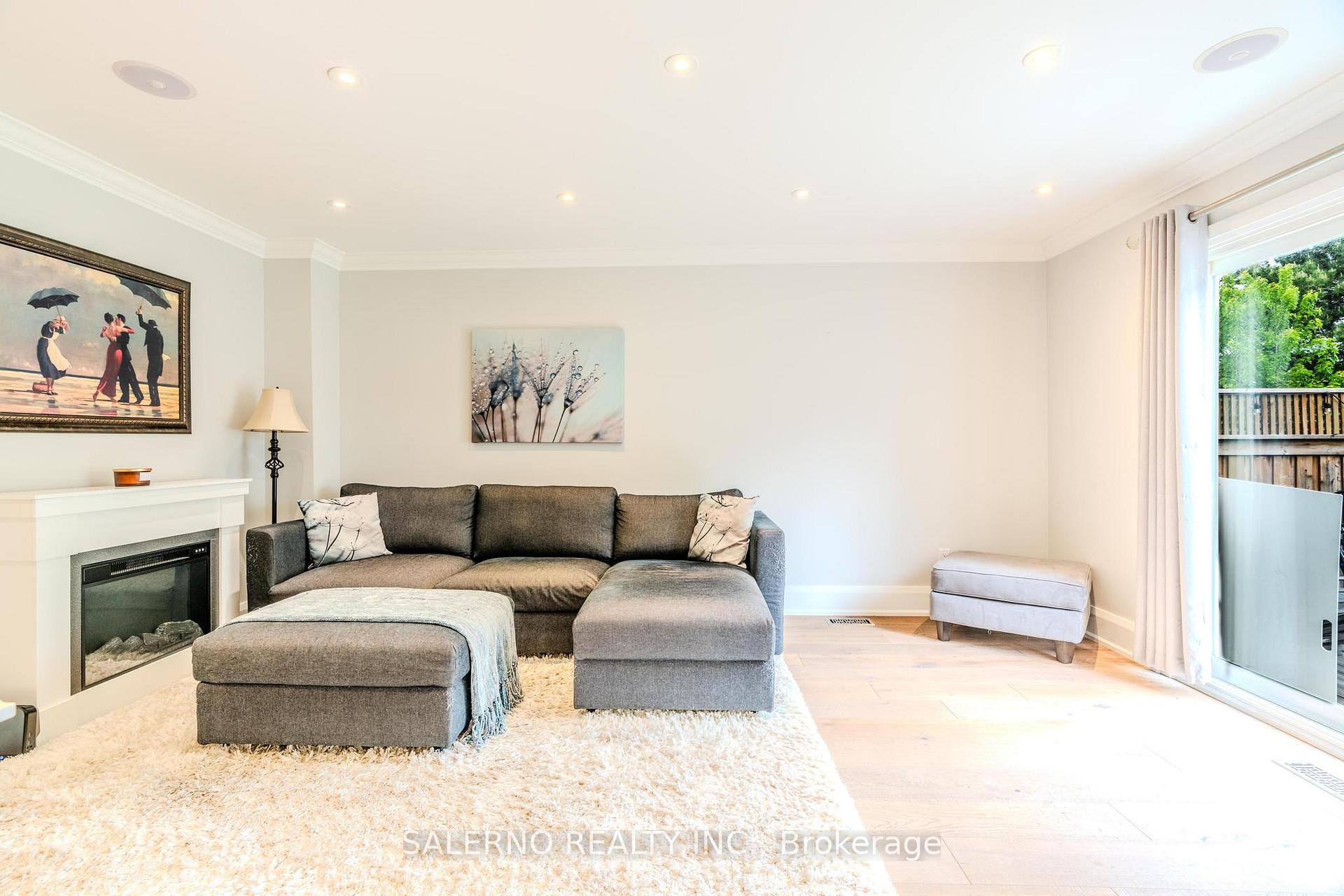 Photo 18 of 112 Oliver Lane, Vaughan, Maple — HOMEH