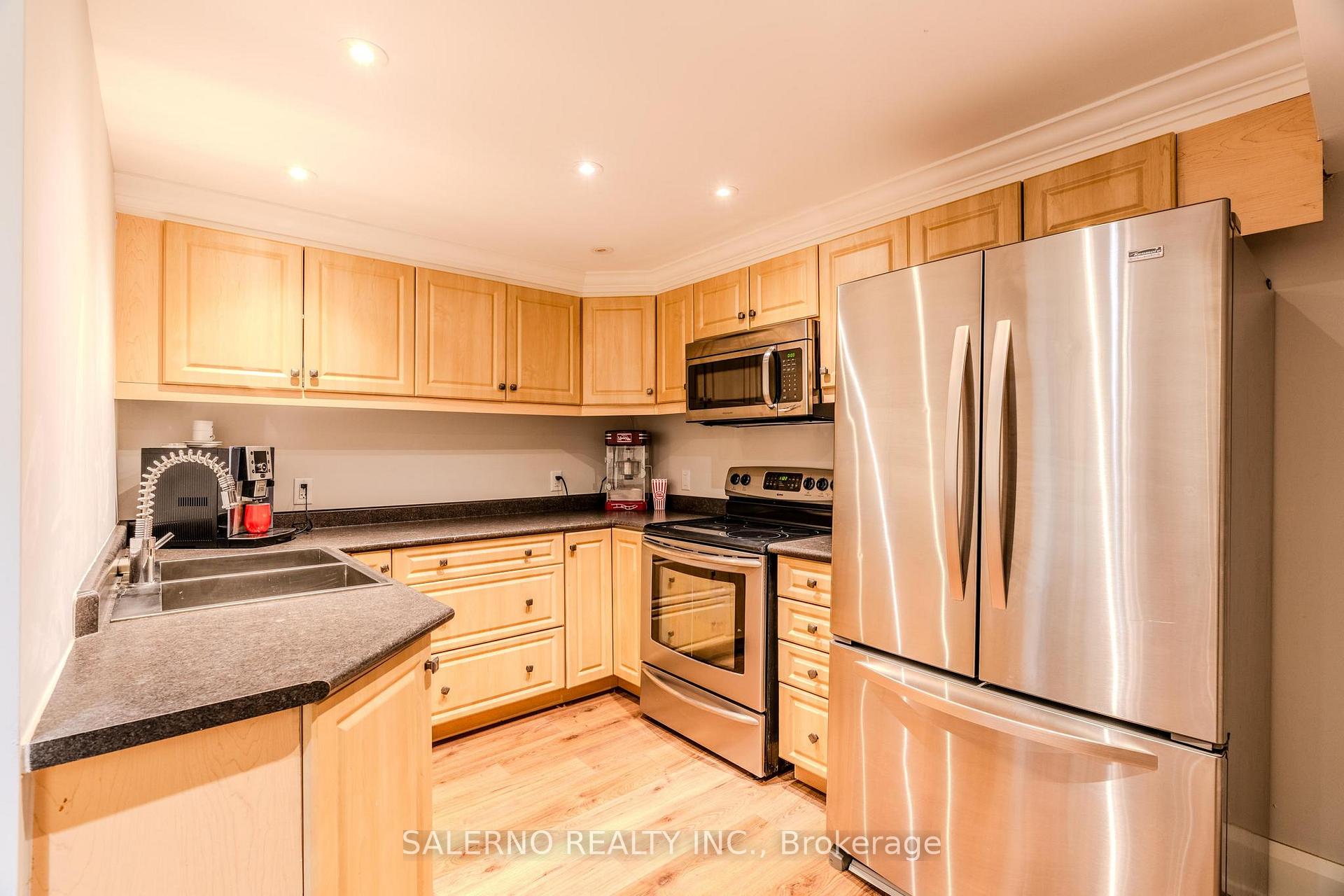Photo 32 of 112 Oliver Lane, Vaughan, Maple — HOMEH
