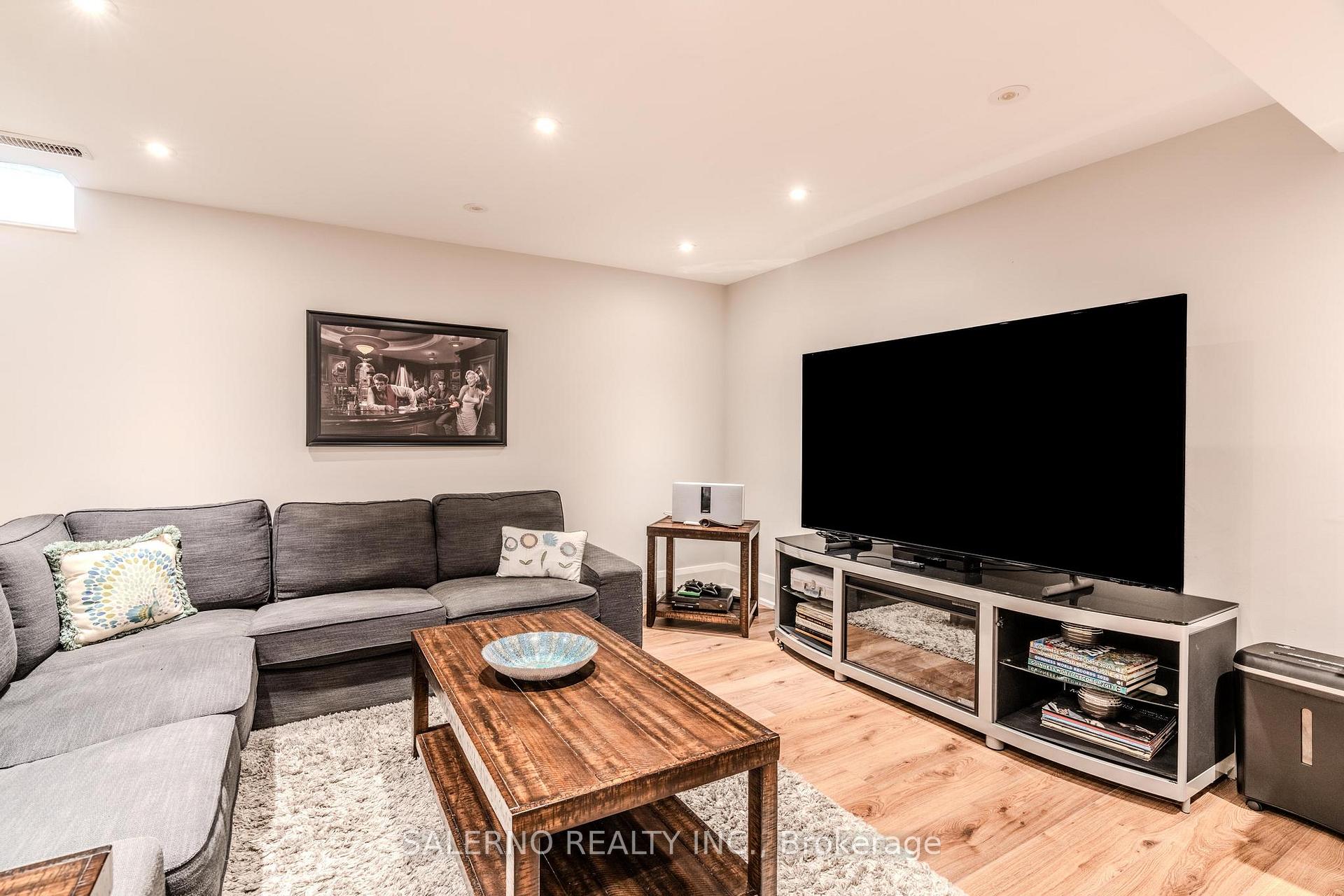Photo 35 of 112 Oliver Lane, Vaughan, Maple — HOMEH