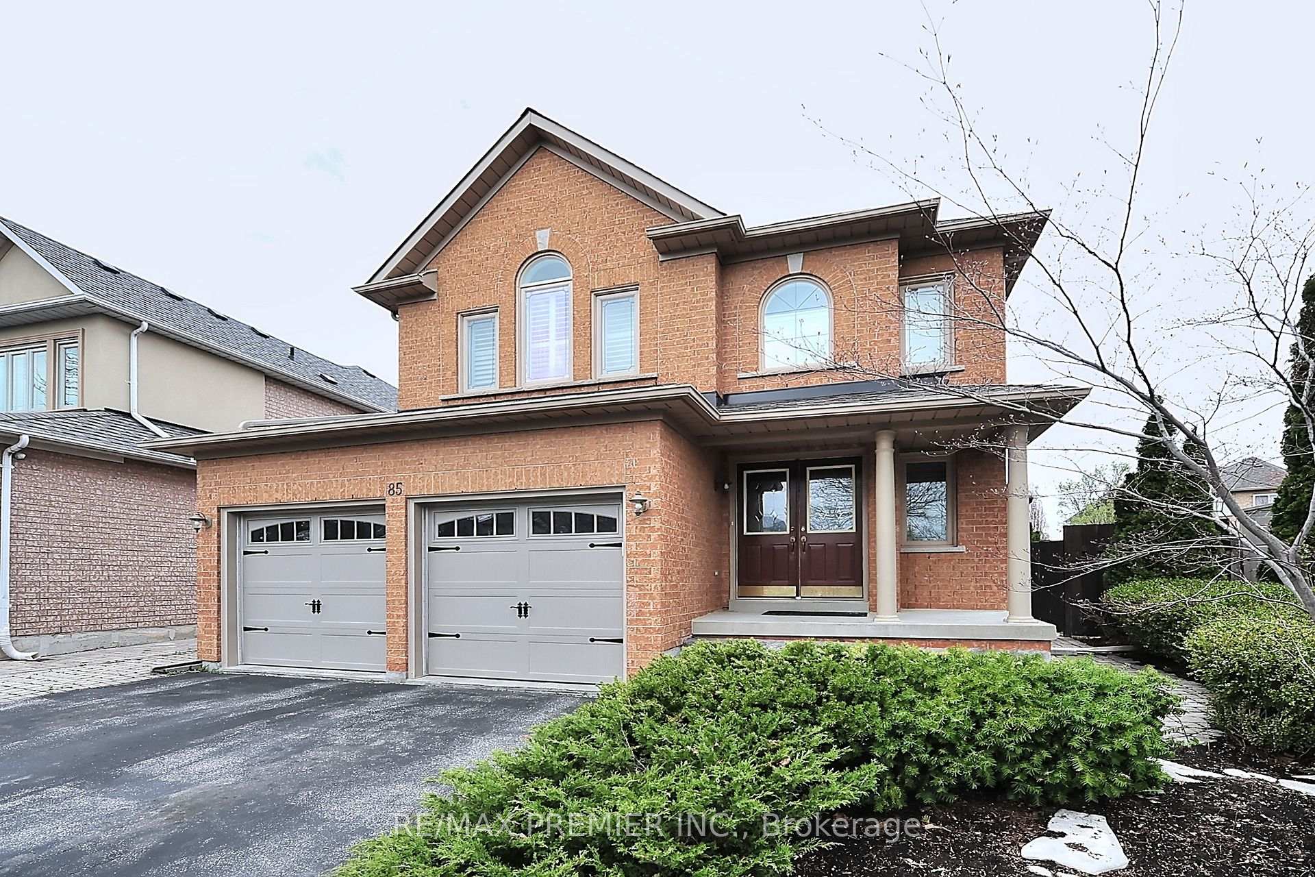 Photo 2 of 85 Kirkbride Crescent, Vaughan, Maple — HOMEH