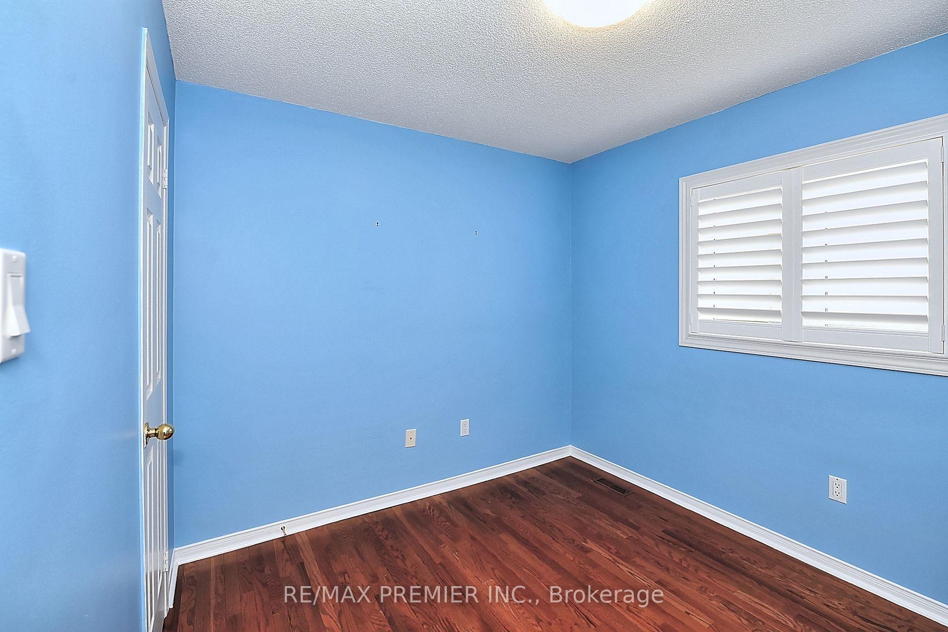 Photo 13 of 85 Kirkbride Crescent, Vaughan, Maple — HOMEH