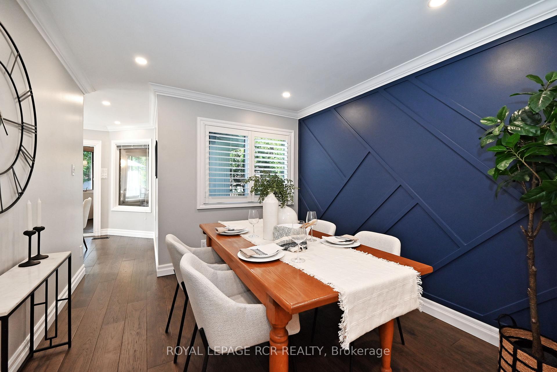 Photo 10 of 24 Murdock Avenue, Aurora, Aurora Heights — HOMEH