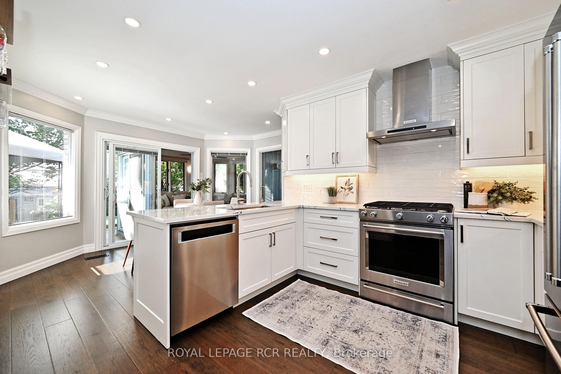 Photo 14 of 24 Murdock Avenue, Aurora, Aurora Heights — HOMEH