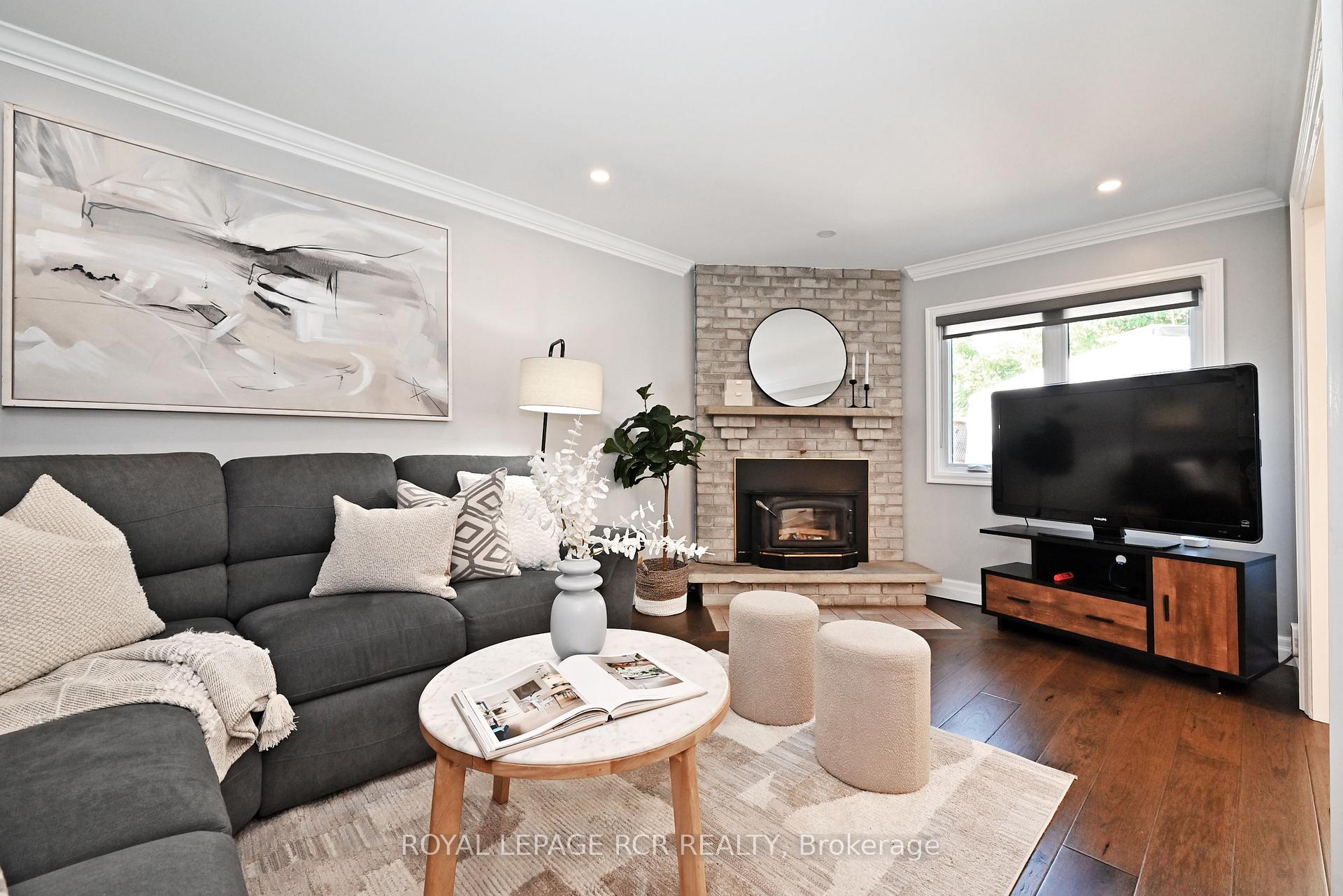Photo 20 of 24 Murdock Avenue, Aurora, Aurora Heights — HOMEH