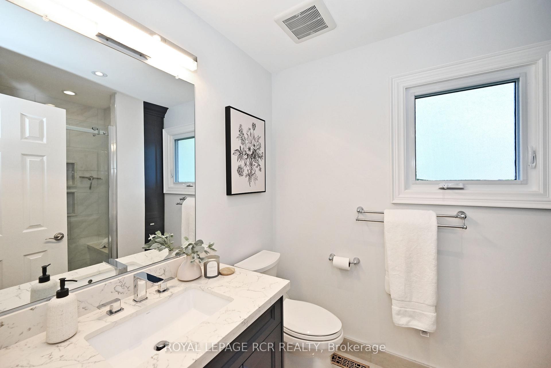Photo 21 of 24 Murdock Avenue, Aurora, Aurora Heights — HOMEH