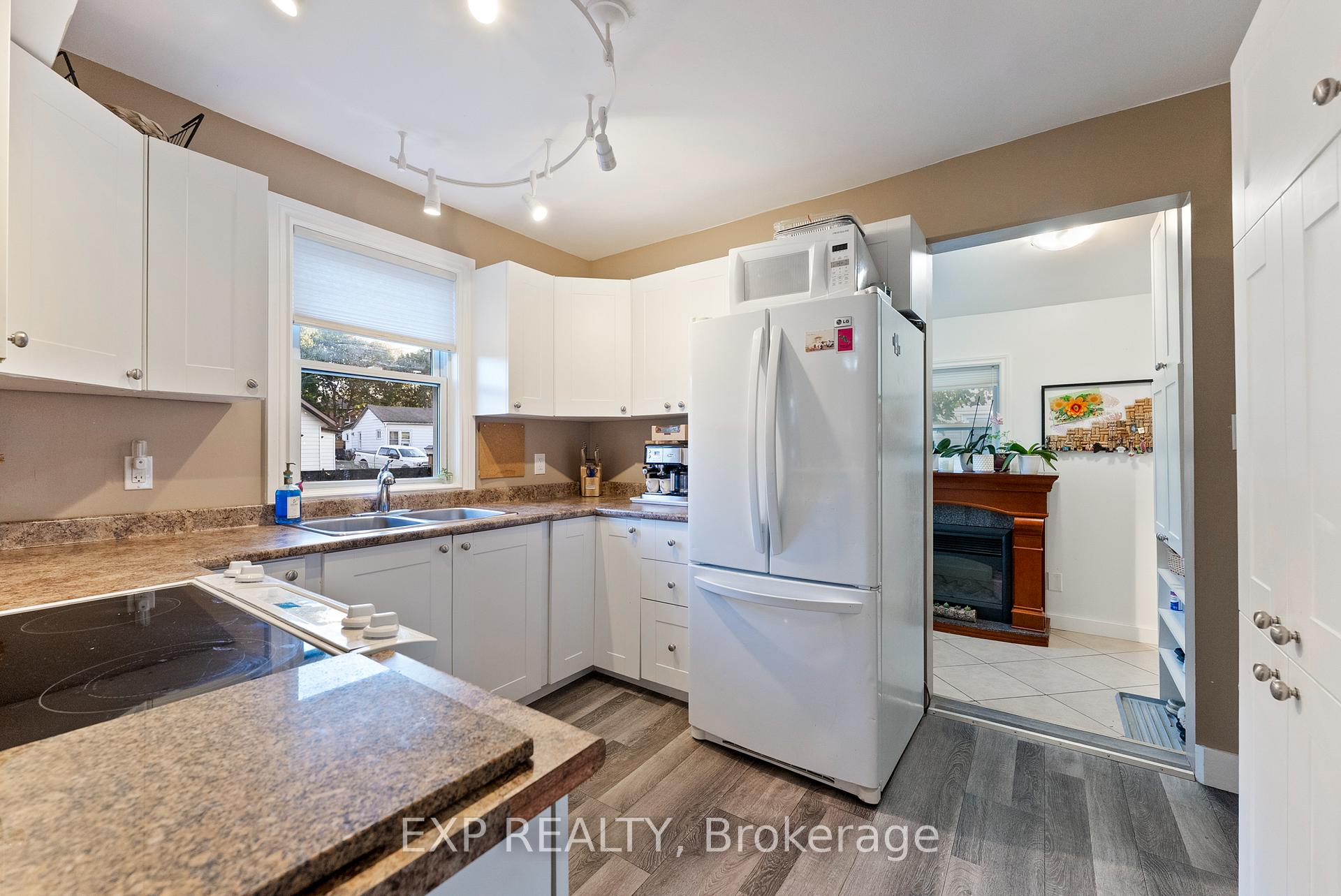 Photo 11 of 79 Purdy Street, Belleville, Belleville Ward — HOMEH