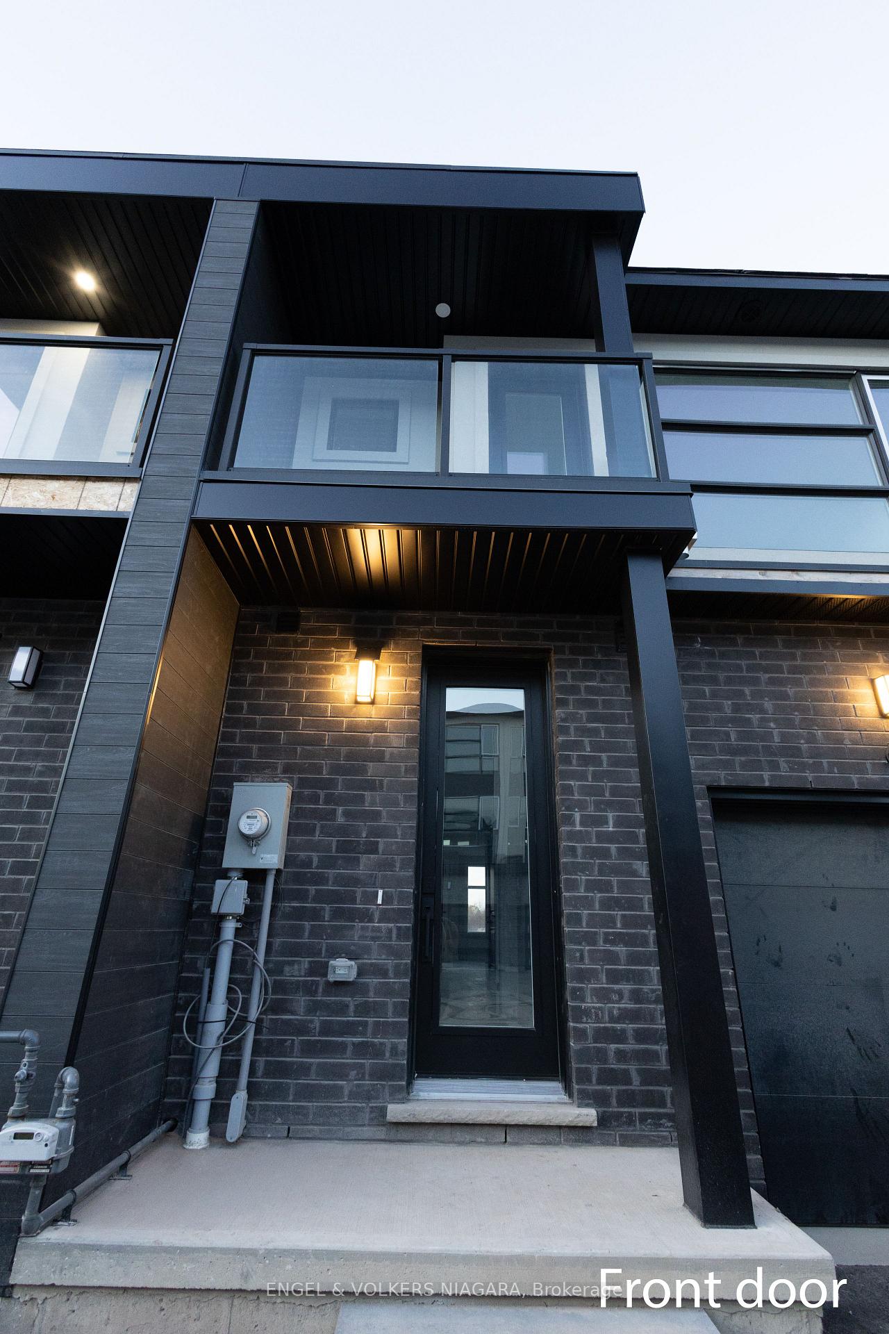 Photo 2 of 68 Warren Trail, Welland, Lincoln/Crowland — HOMEH