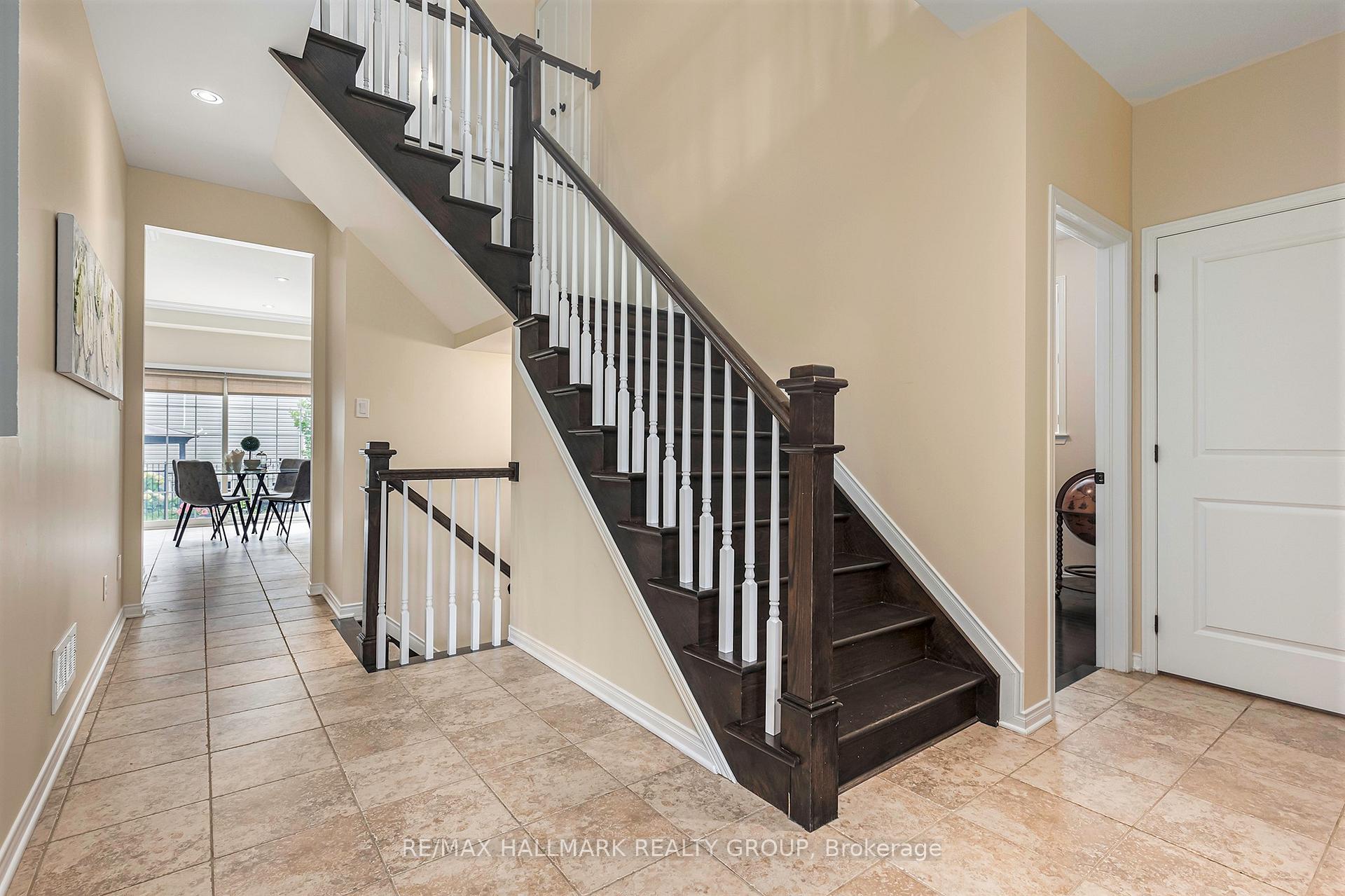 Photo 6 of 828 Dalkena Place, Ottawa, Barrhaven - Stonebridge — HOMEH