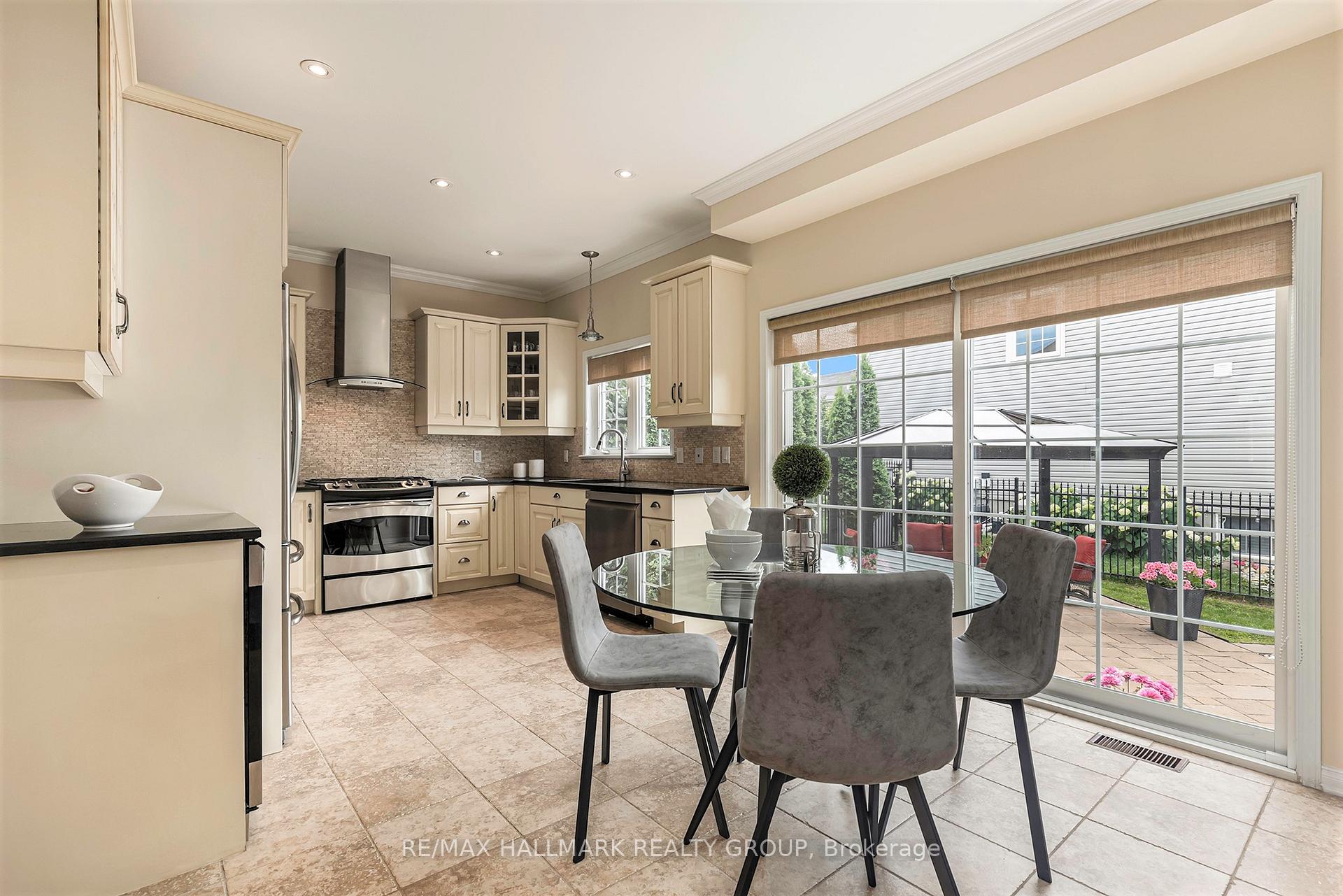 Photo 8 of 828 Dalkena Place, Ottawa, Barrhaven - Stonebridge — HOMEH